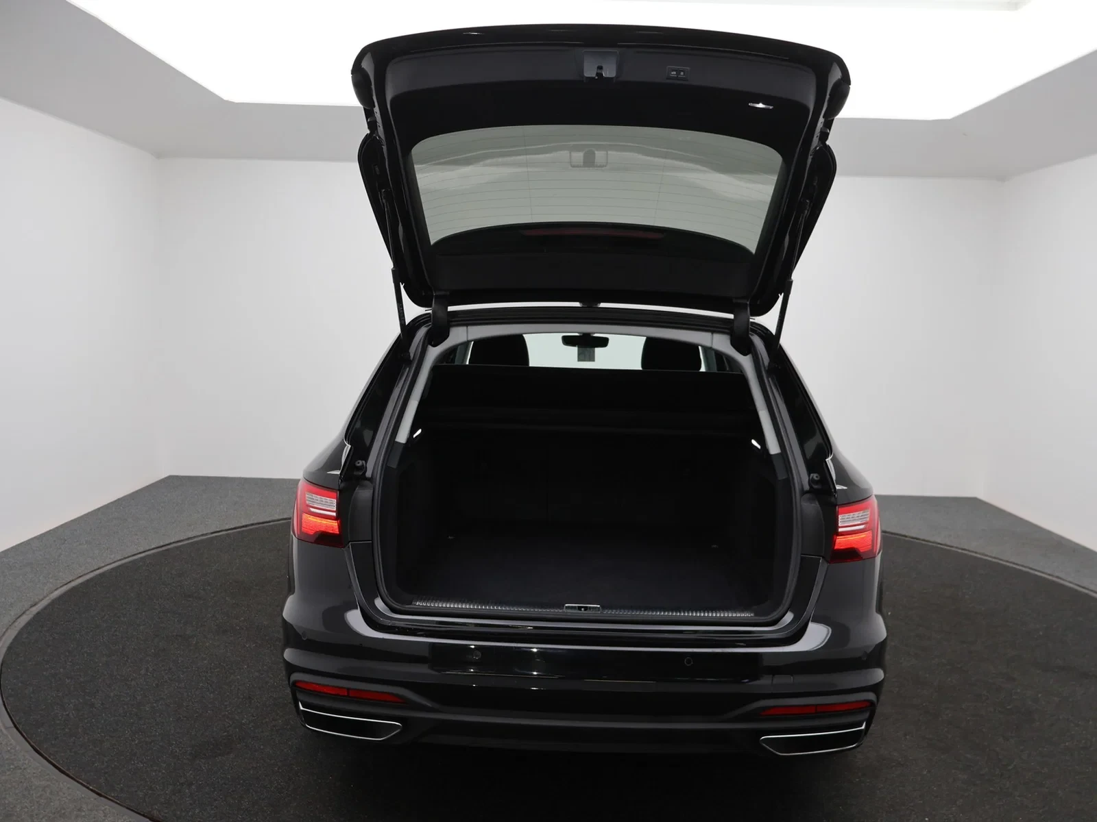 Audi A4 Avant 35TFSI Business Edition *AUTOMAAT*PDC*NAVI*CRUISE*ZETELVERWARMING*BLTH*...*