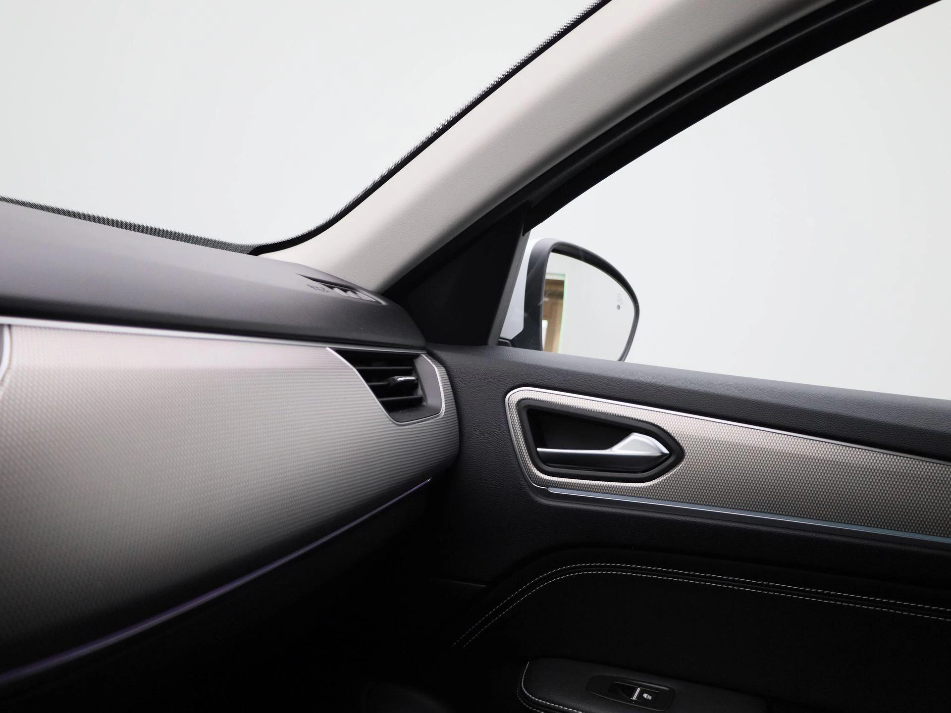 Renault-Arkana-image-24