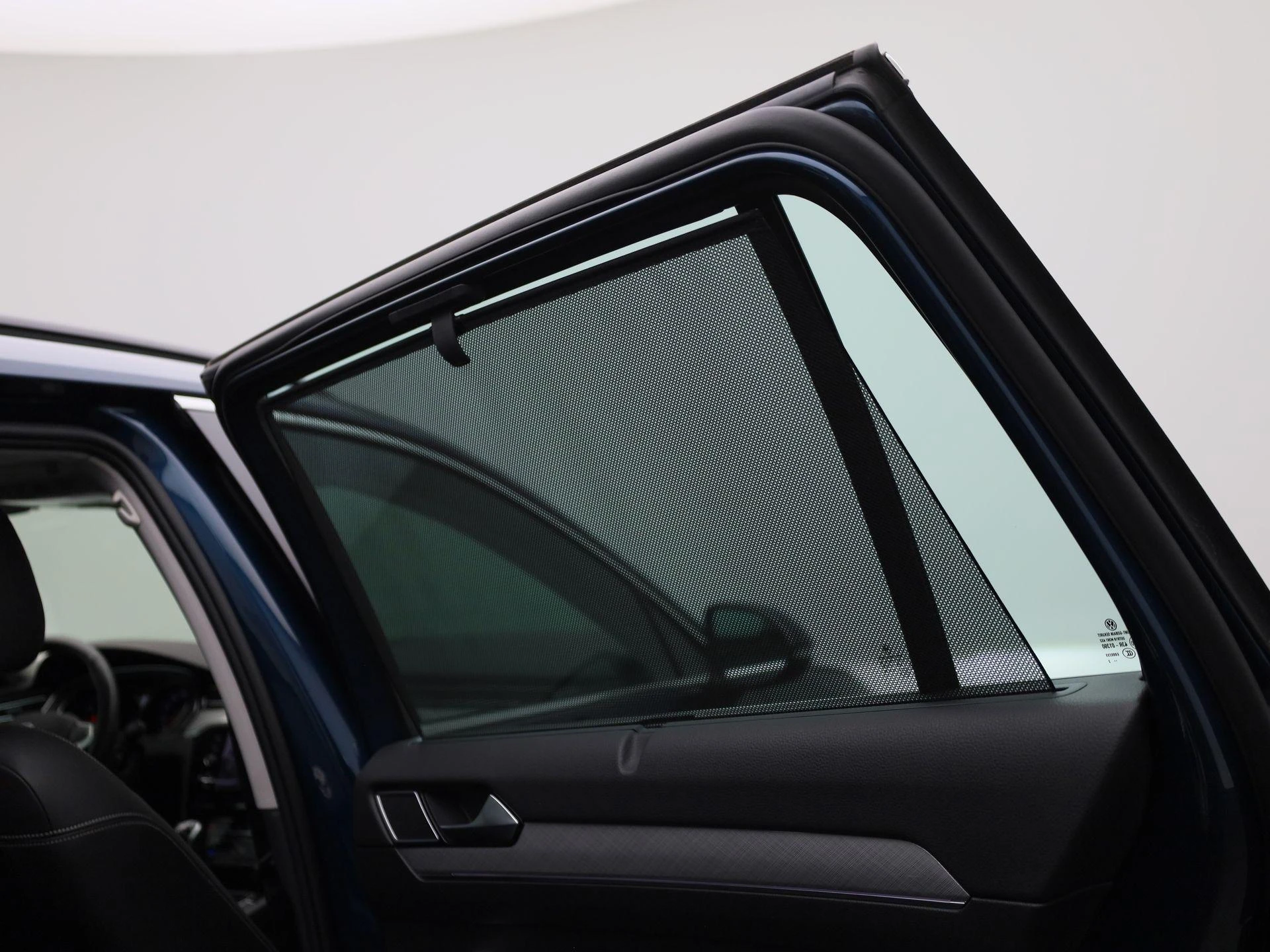 Volkswagen-Passat-image-37