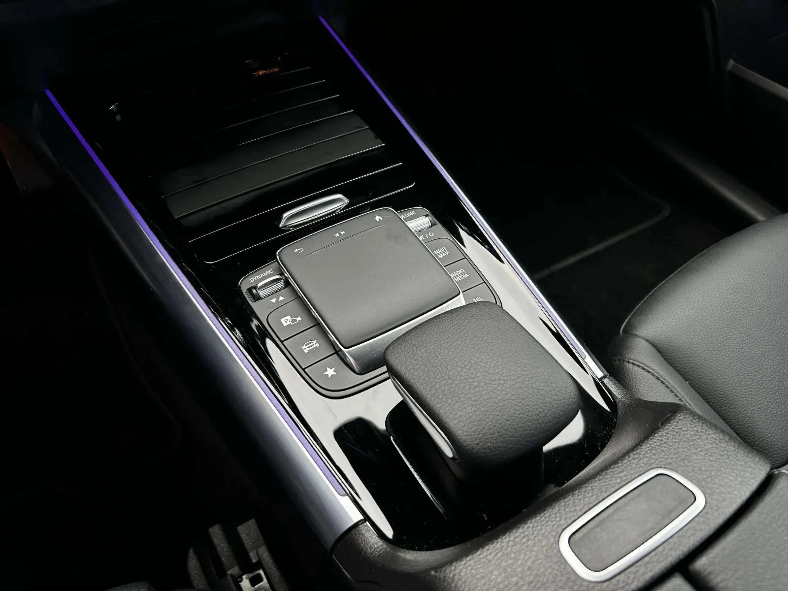 Mercedes-Benz-EQA-image-11