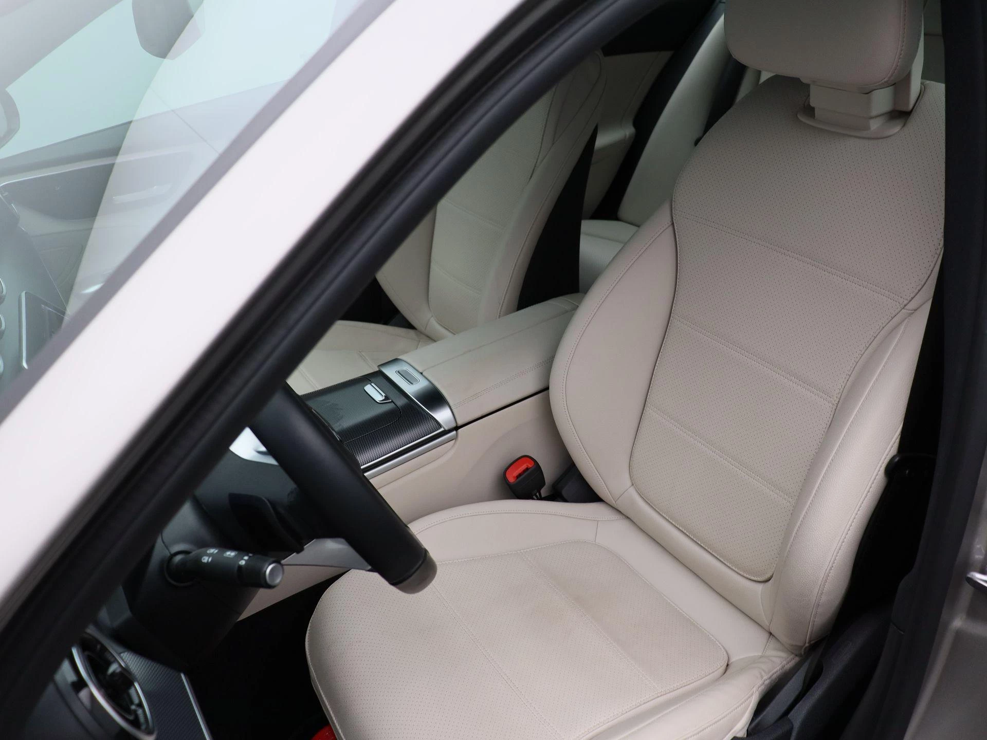 Mercedes-Benz-Classe C-image-9