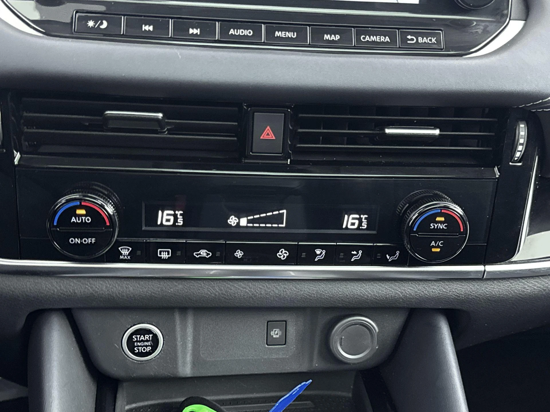 Nissan-QASHQAI-image-22