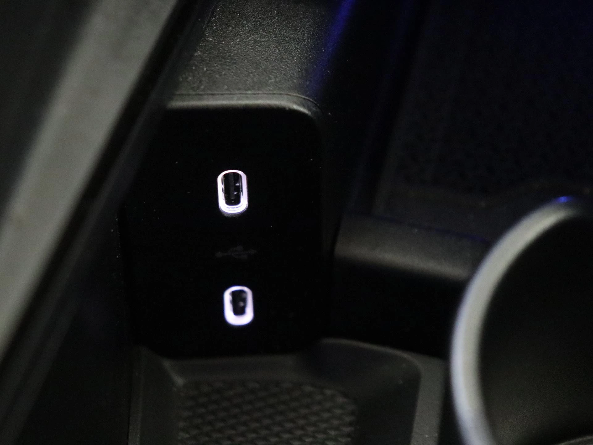 Mercedes-Benz-E-Klasse-image-24