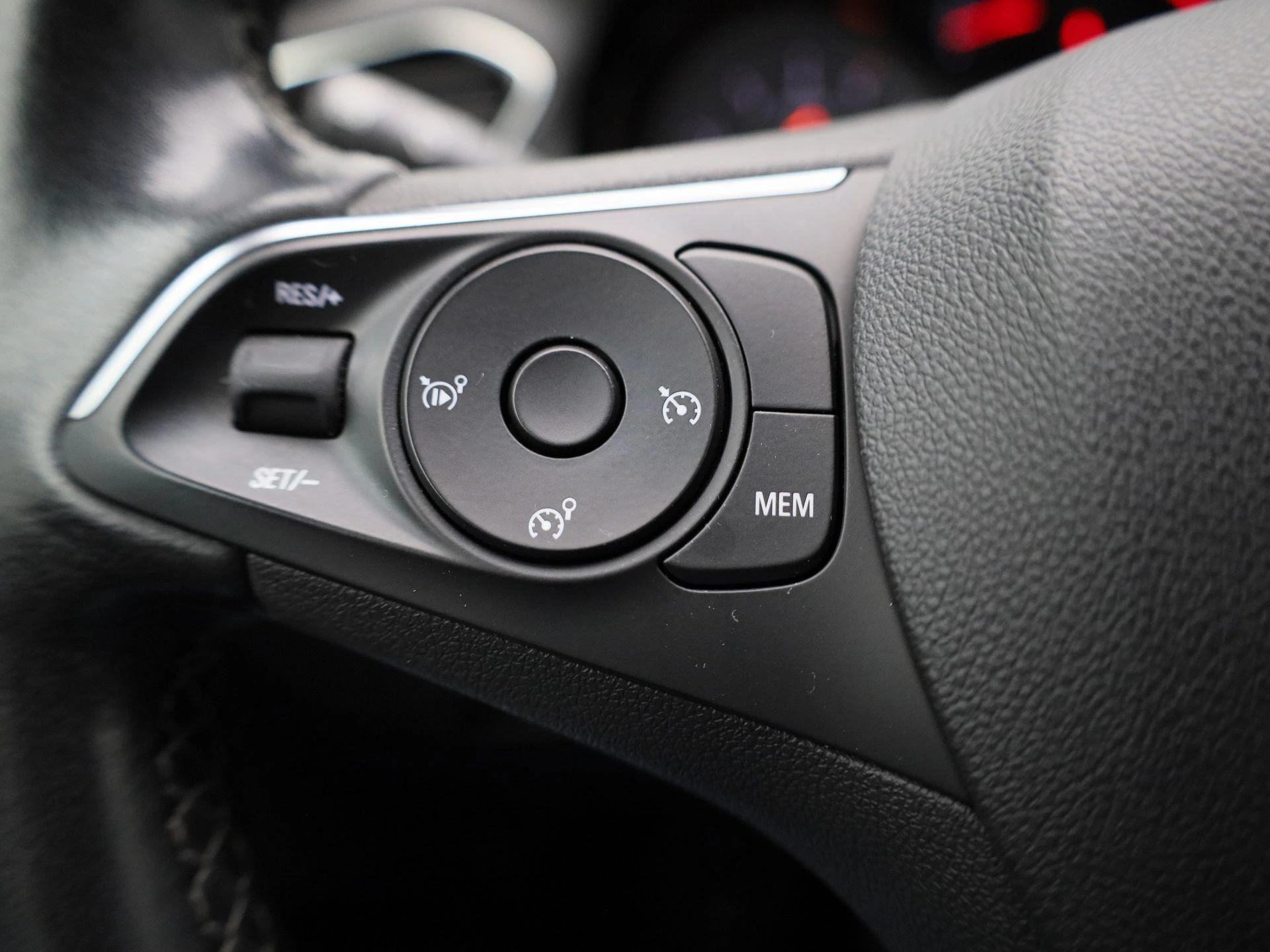 Opel-Grandland X-image-16