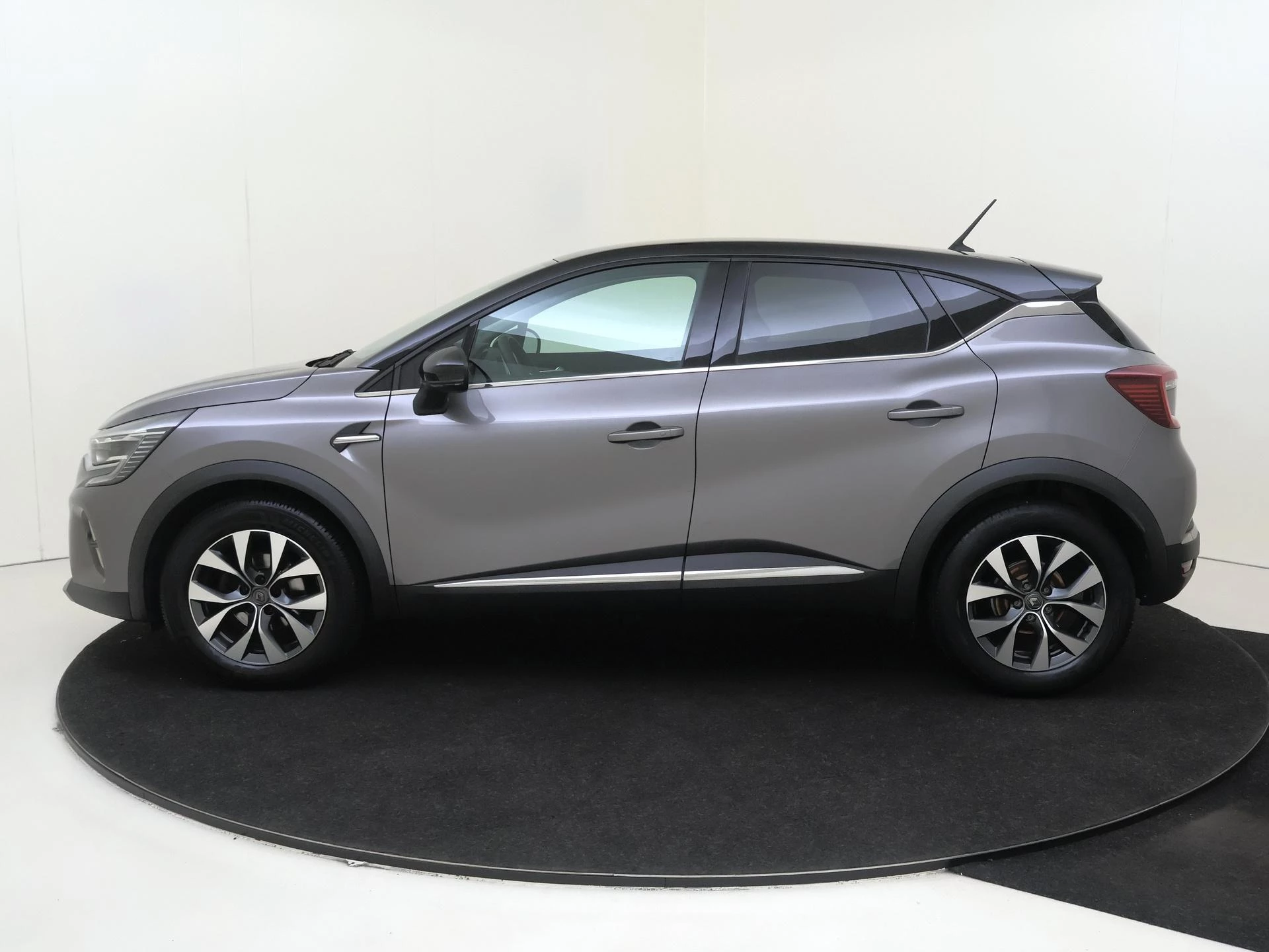 Renault-Captur-image-7