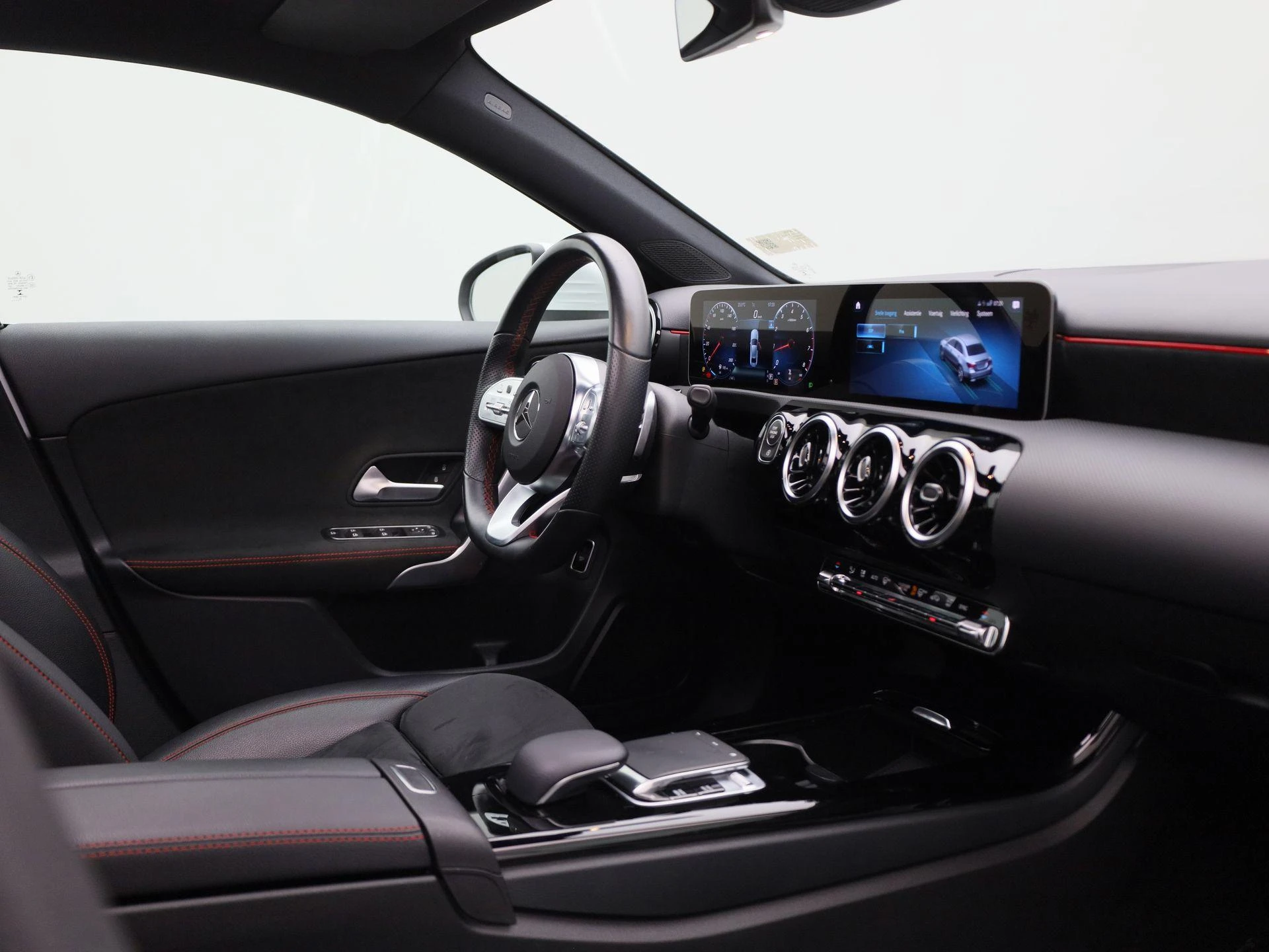 Mercedes-Benz-A-Klasse-image-33