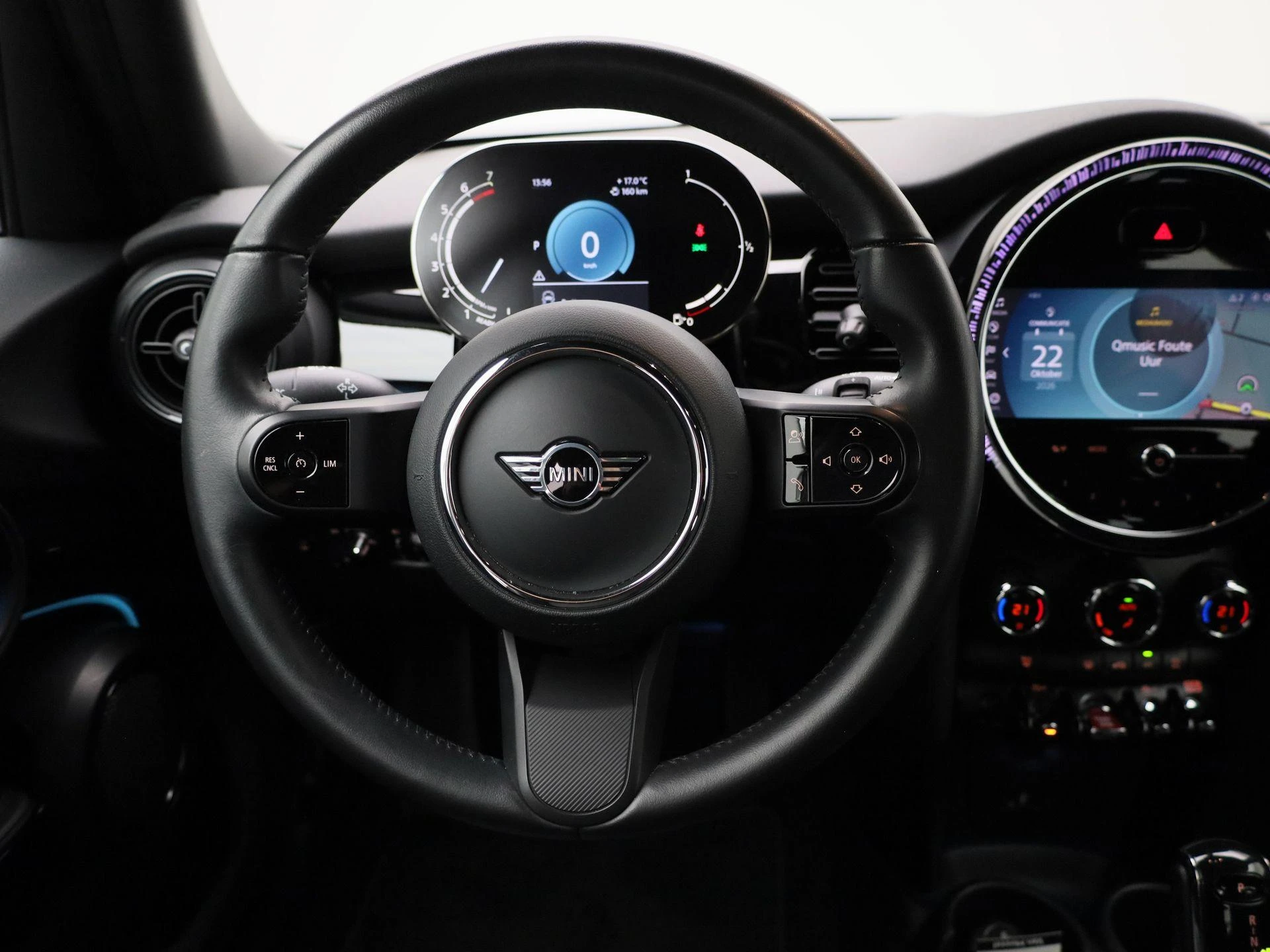 MINI-Cooper-image-6