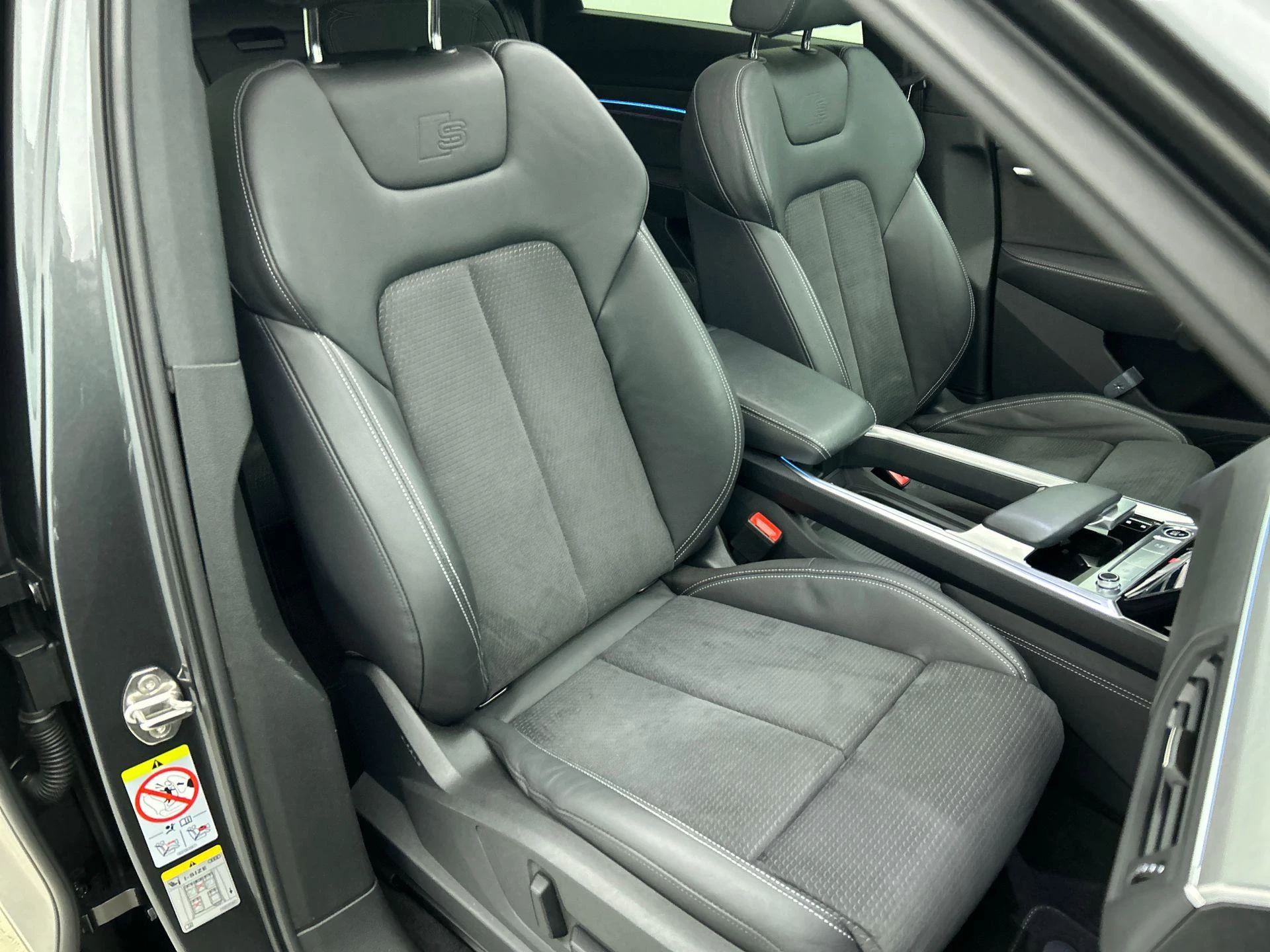 Audi-Q8 e-tron-image-41