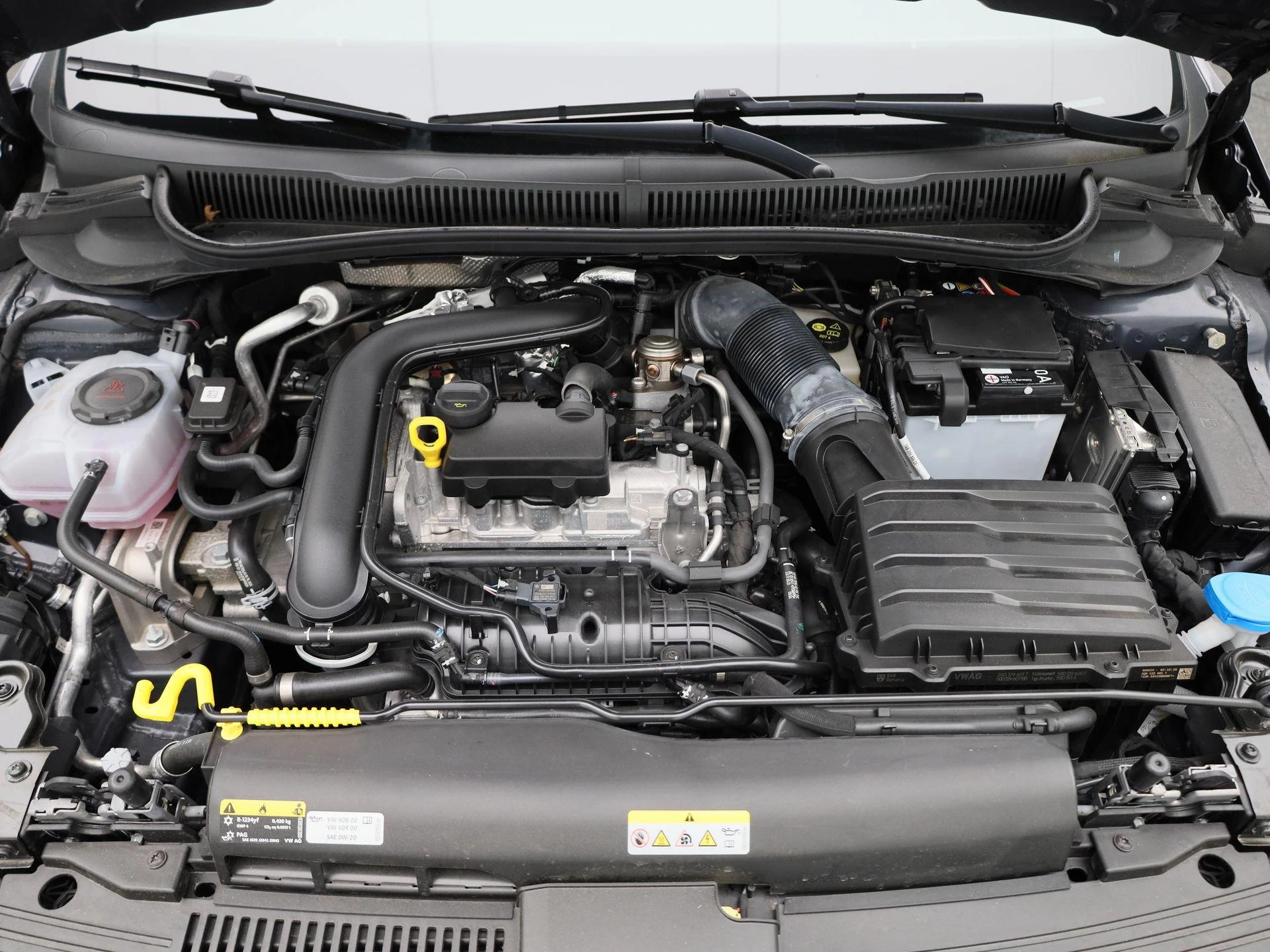 Volkswagen-Polo-image-36