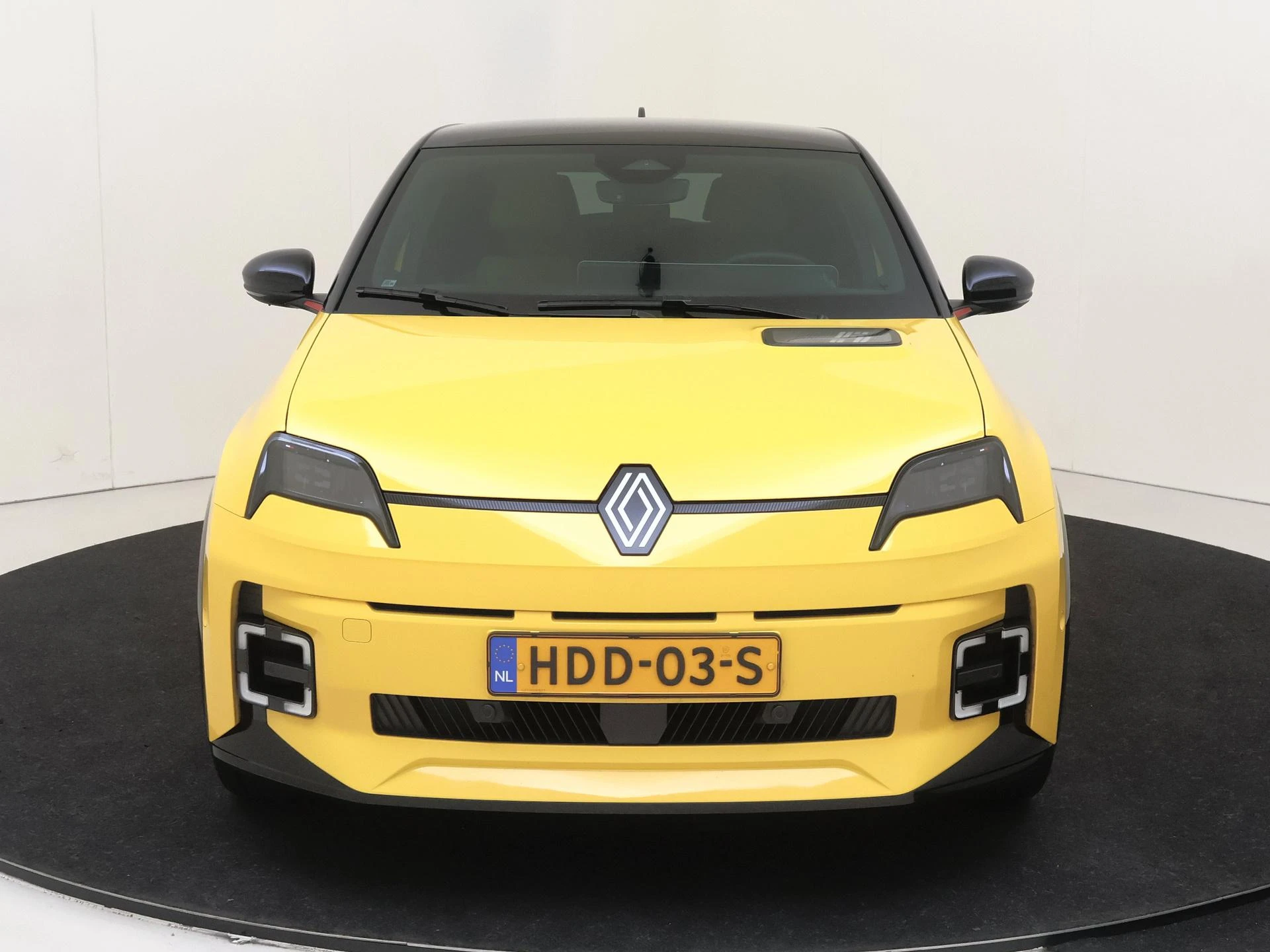 Renault-5-image-5