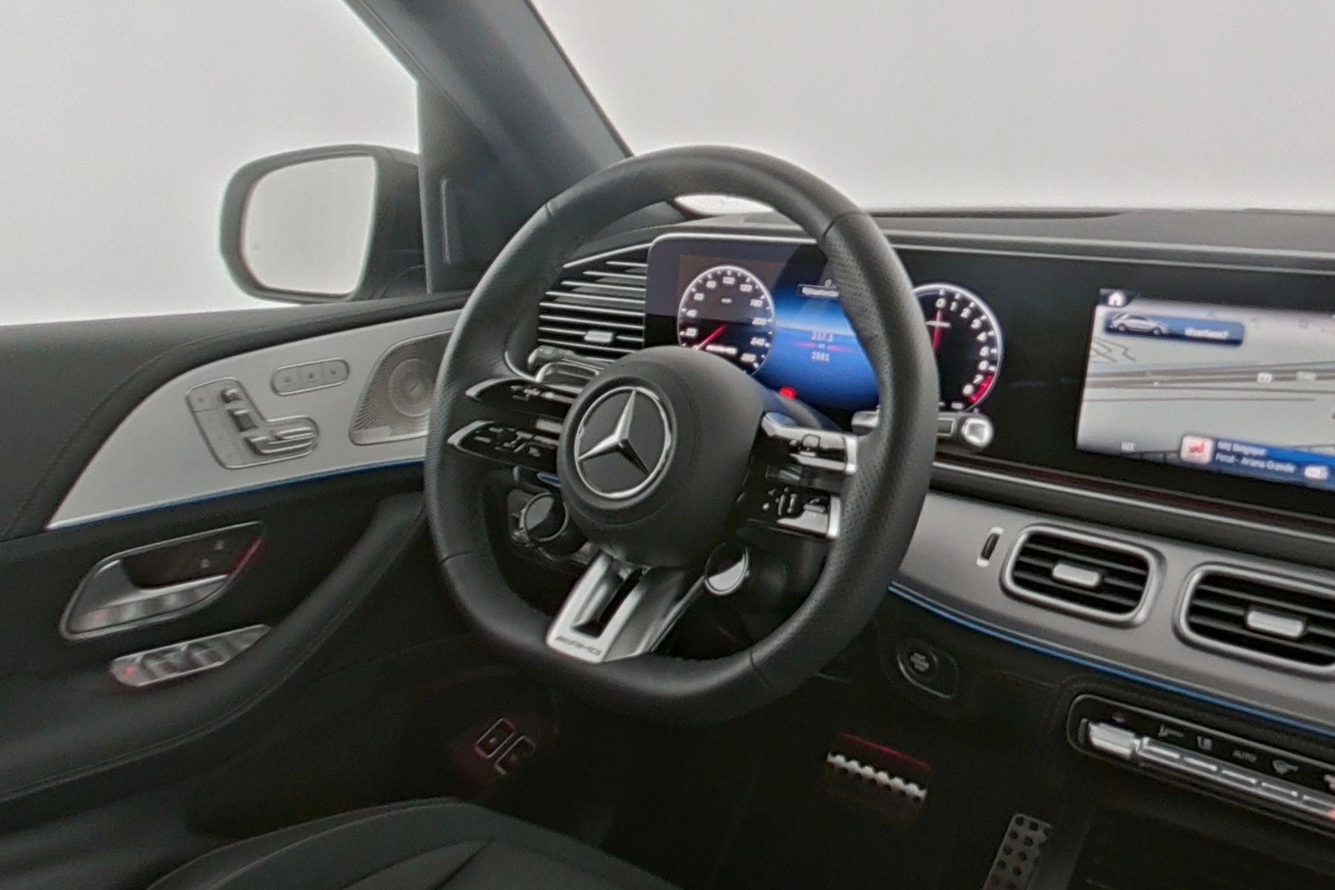 Mercedes-Benz-GLE-image-12