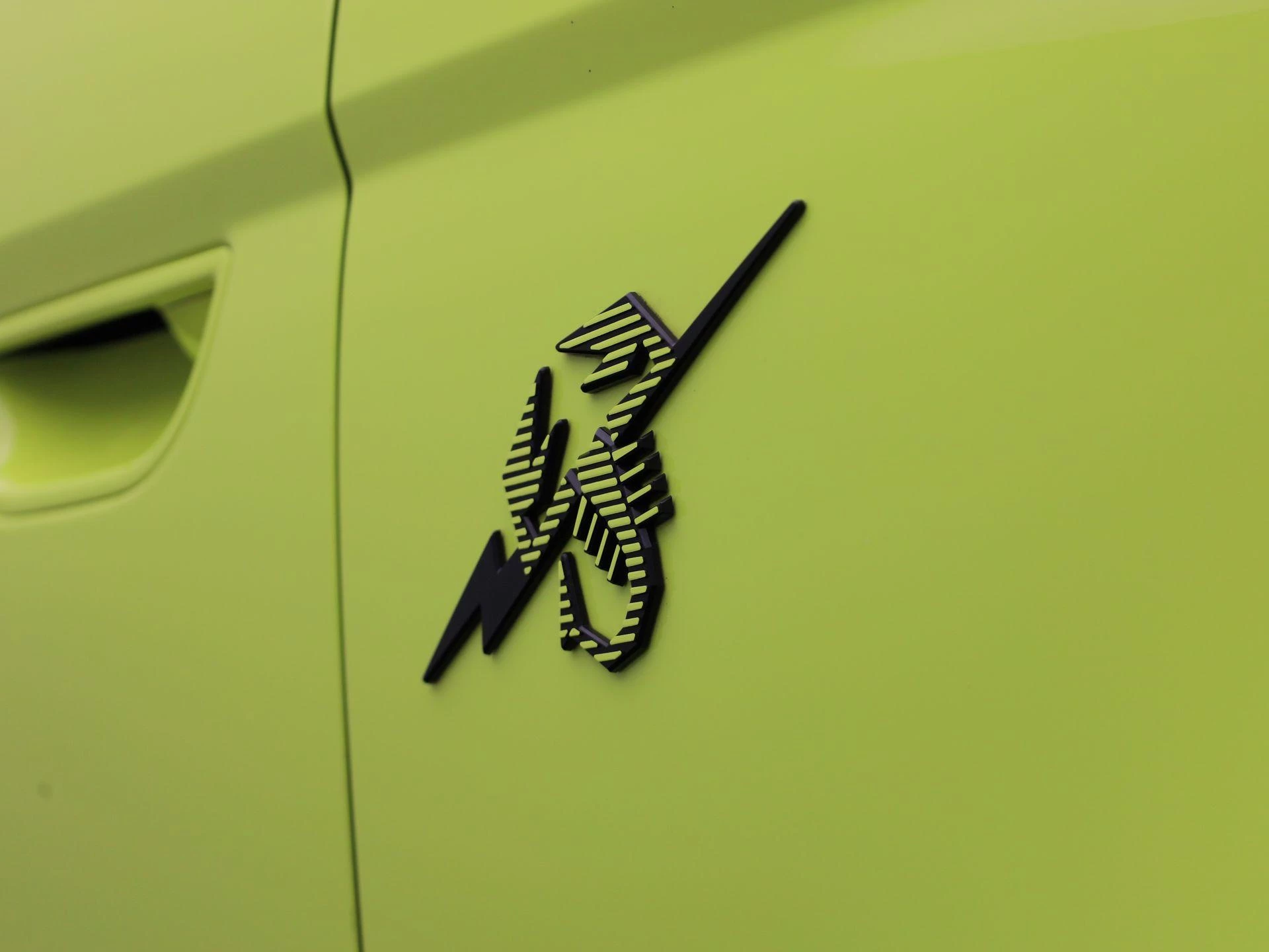 Abarth-500C-image-40