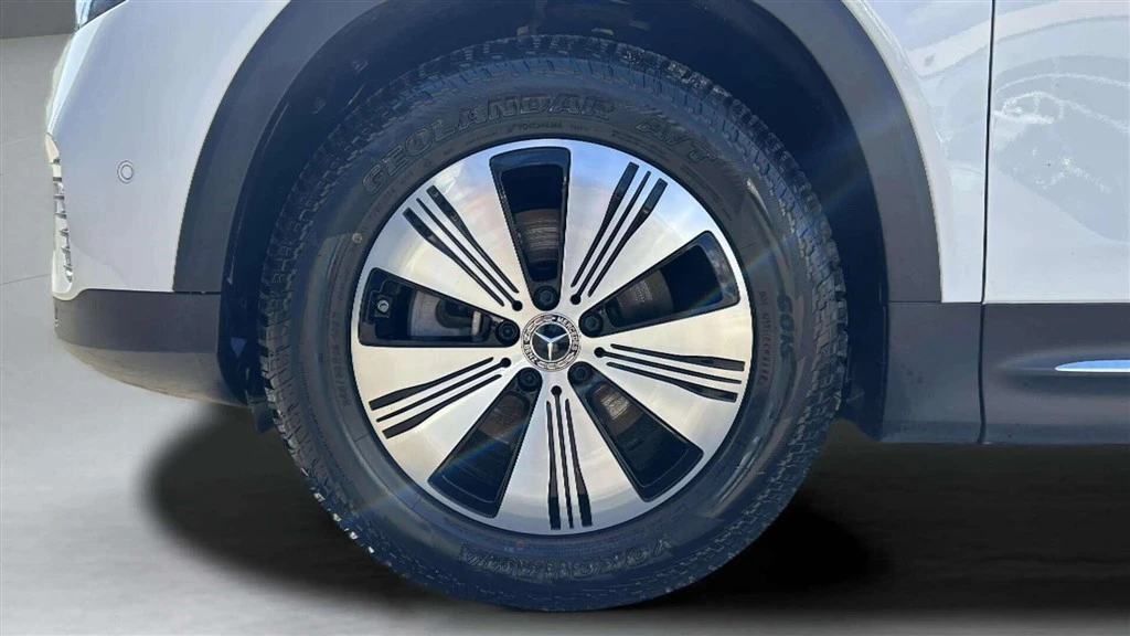 Mercedes-Benz-EQB-image-8