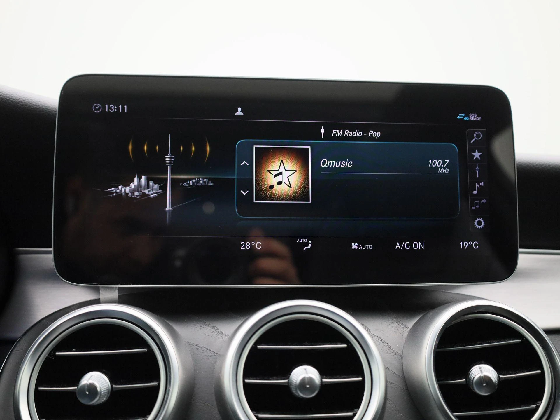 Mercedes-Benz-C-Klasse-image-21