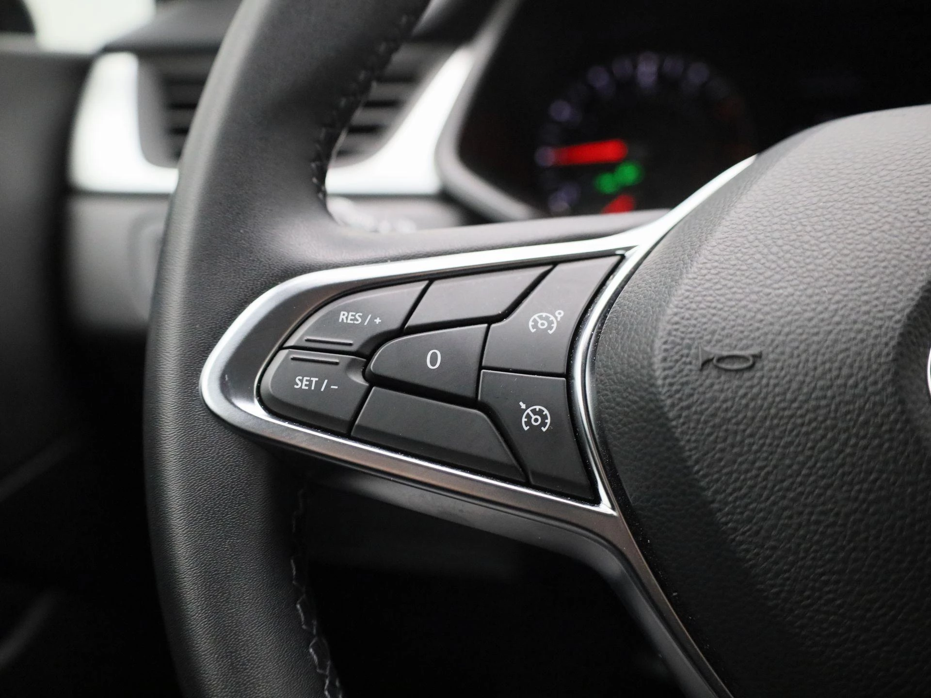 Renault-Captur-image-16