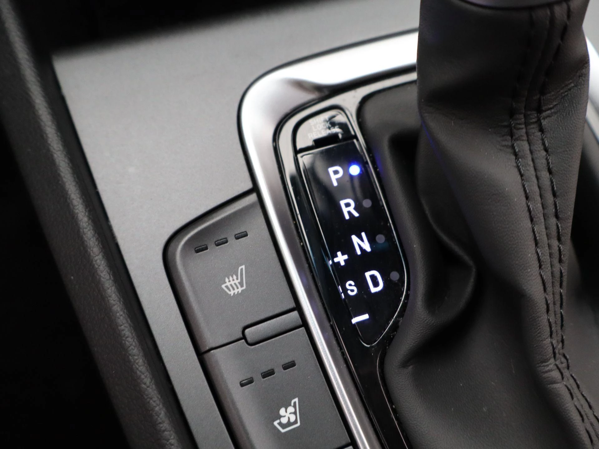 Hyundai-Kona-image-23