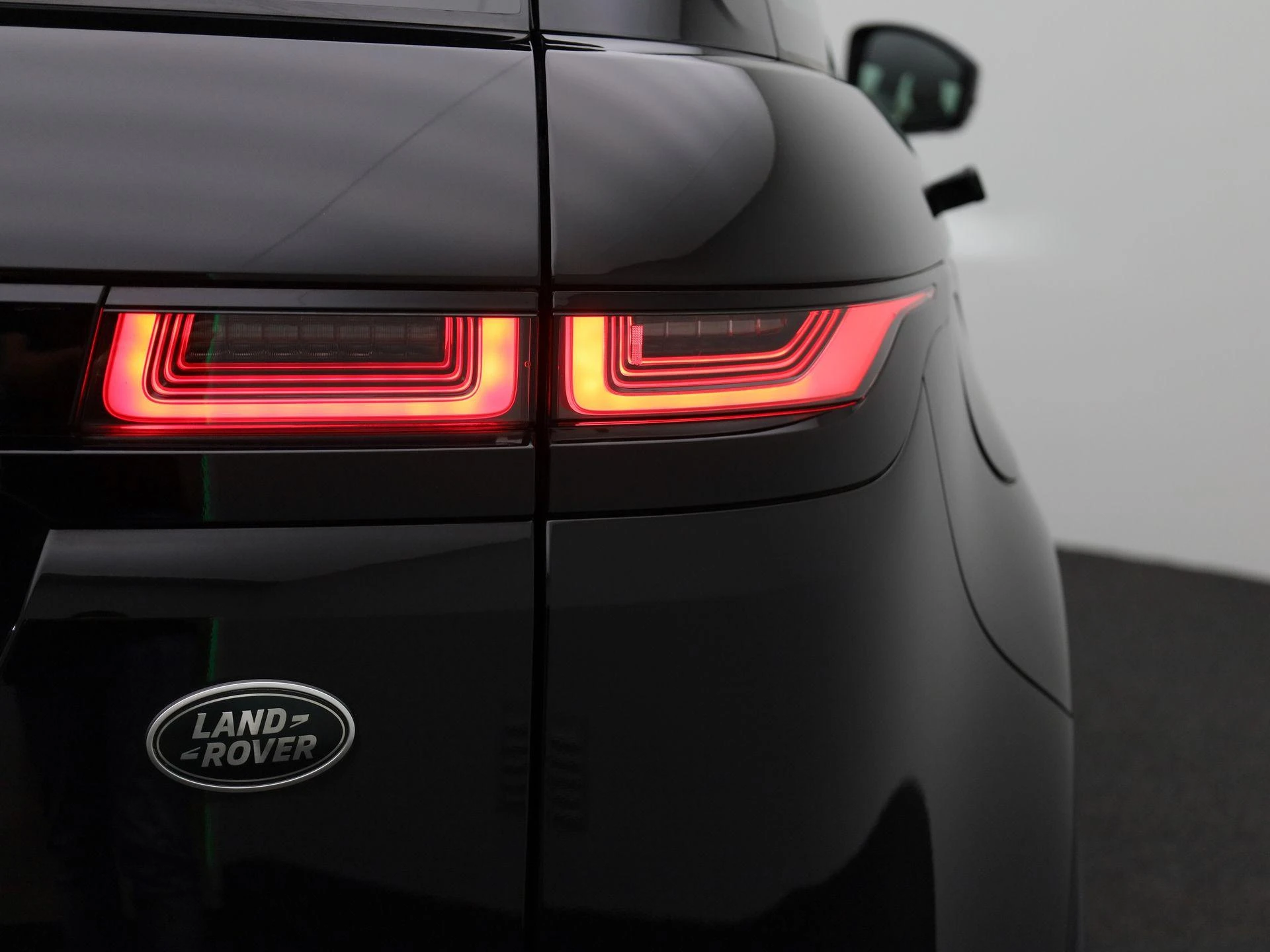 Land Rover-Range Rover Evoque-image-39