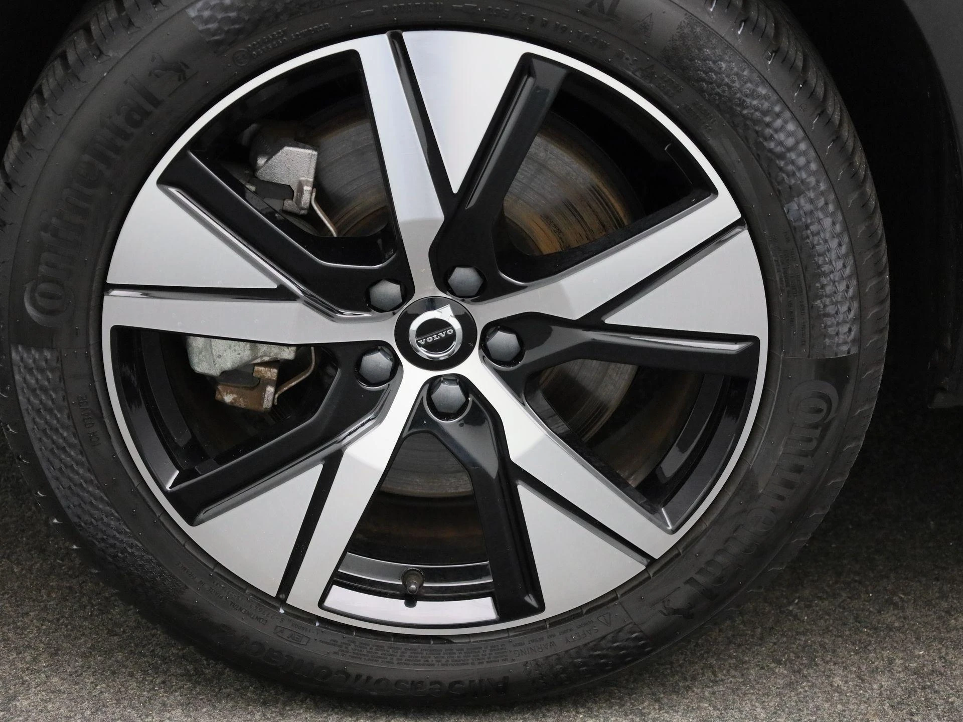 Volvo-XC40-image-15