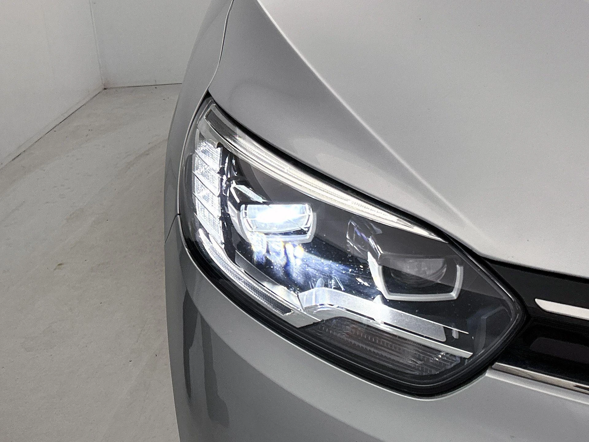 Renault-Grand Scénic-image-12
