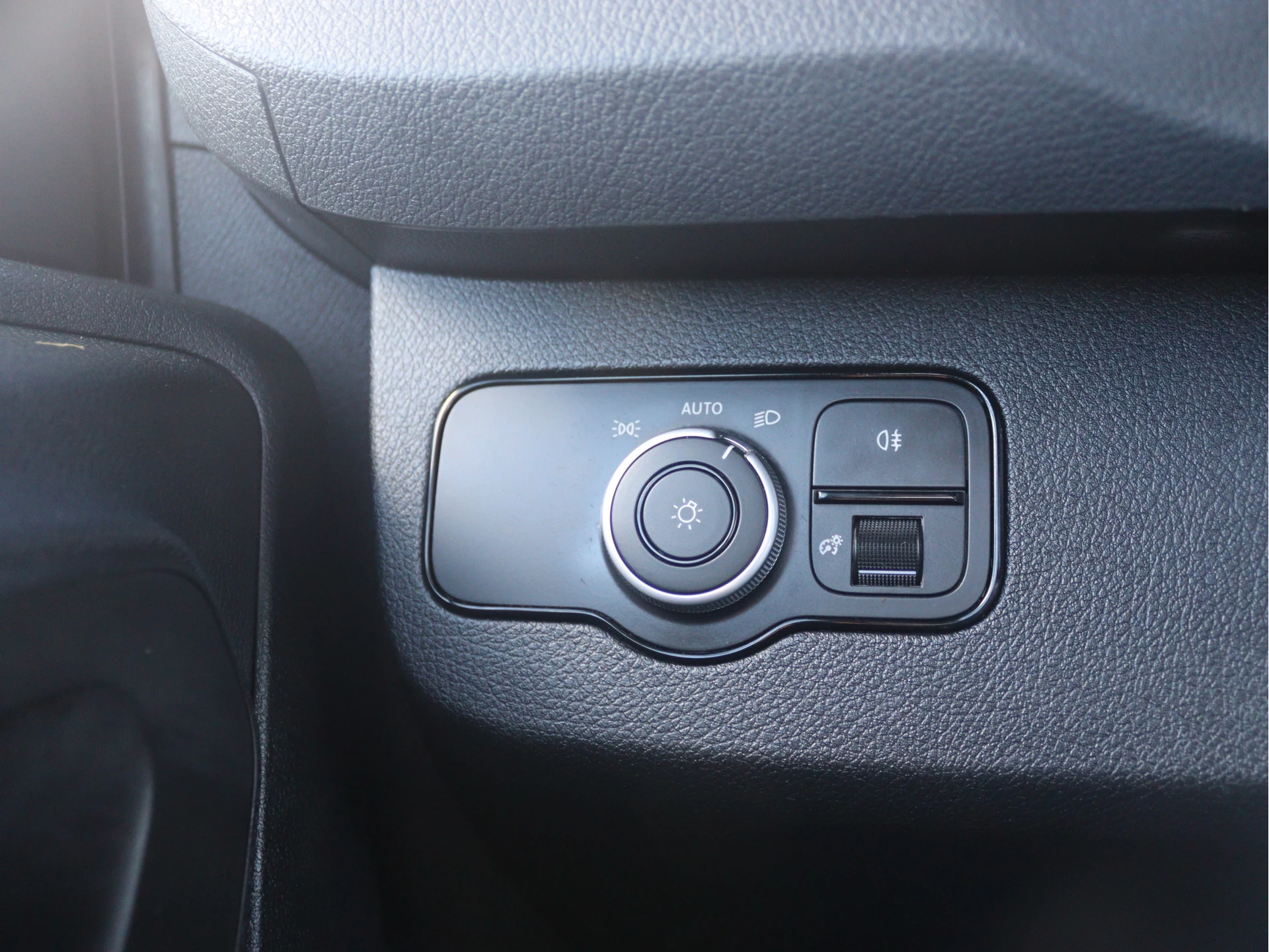 Mercedes-Benz-Sprinter-image-10
