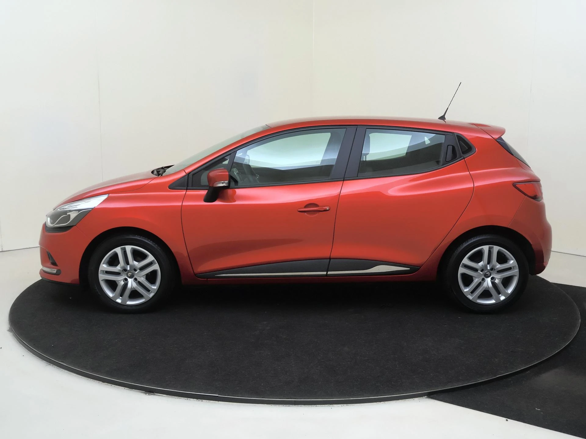 Renault-Clio-image-7