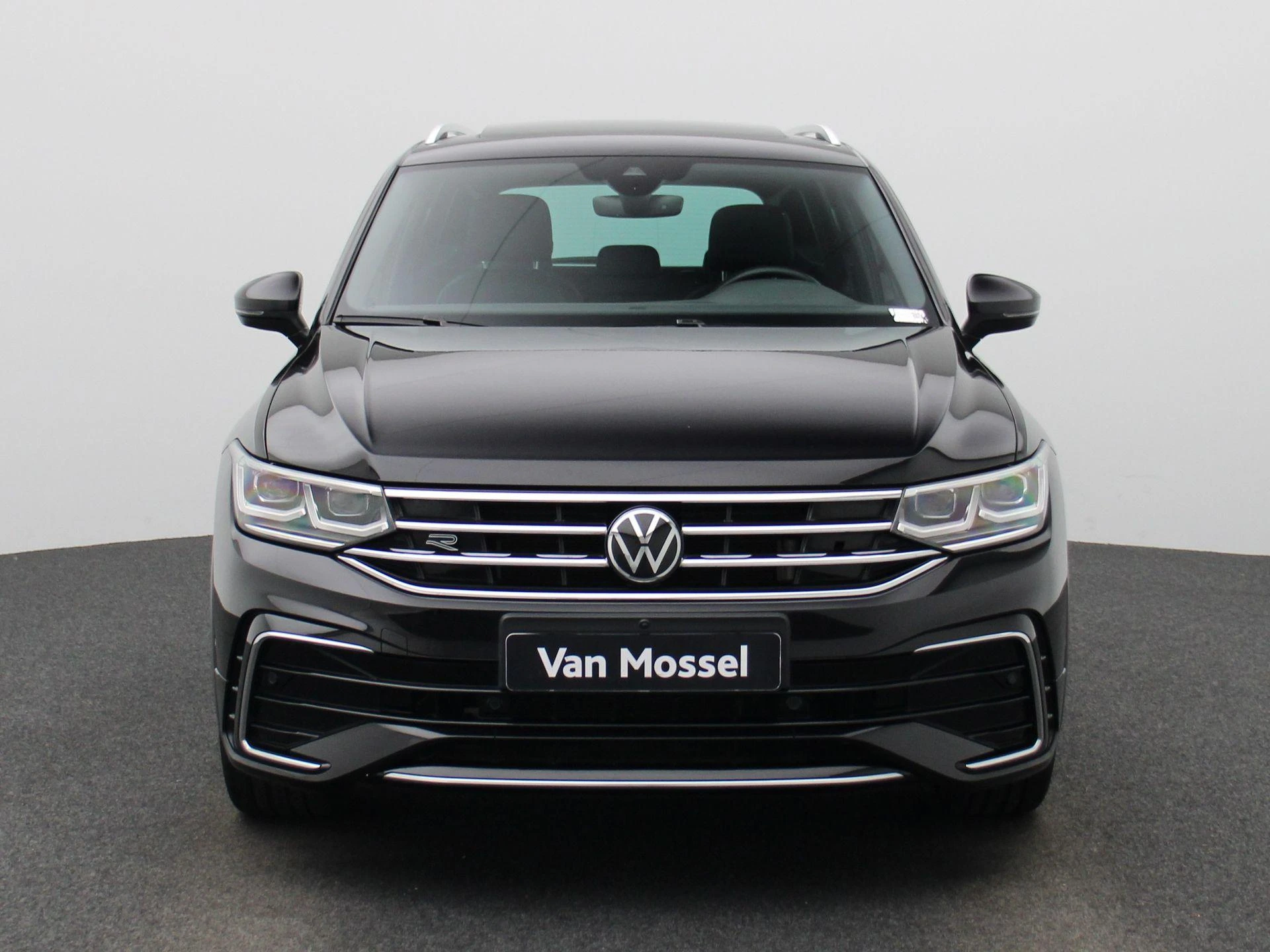 Volkswagen-Tiguan-image-2