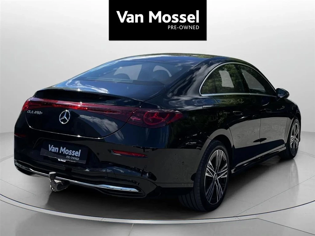 Mercedes-Benz-CLA-image-4