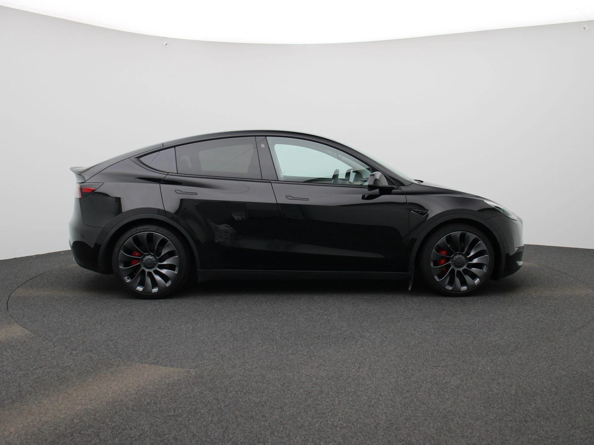Tesla-Model Y-image-5