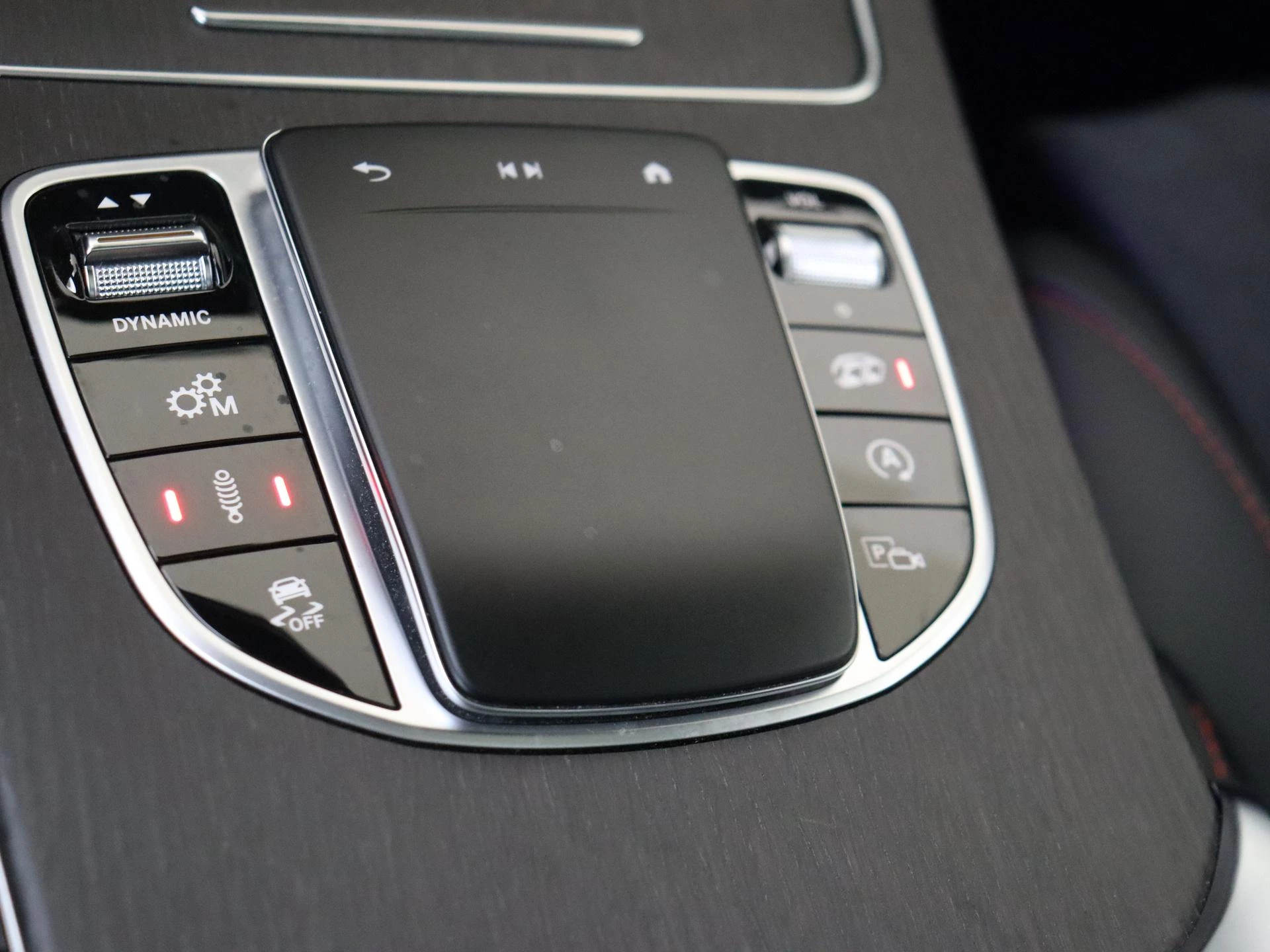 Mercedes-Benz-GLC-image-28