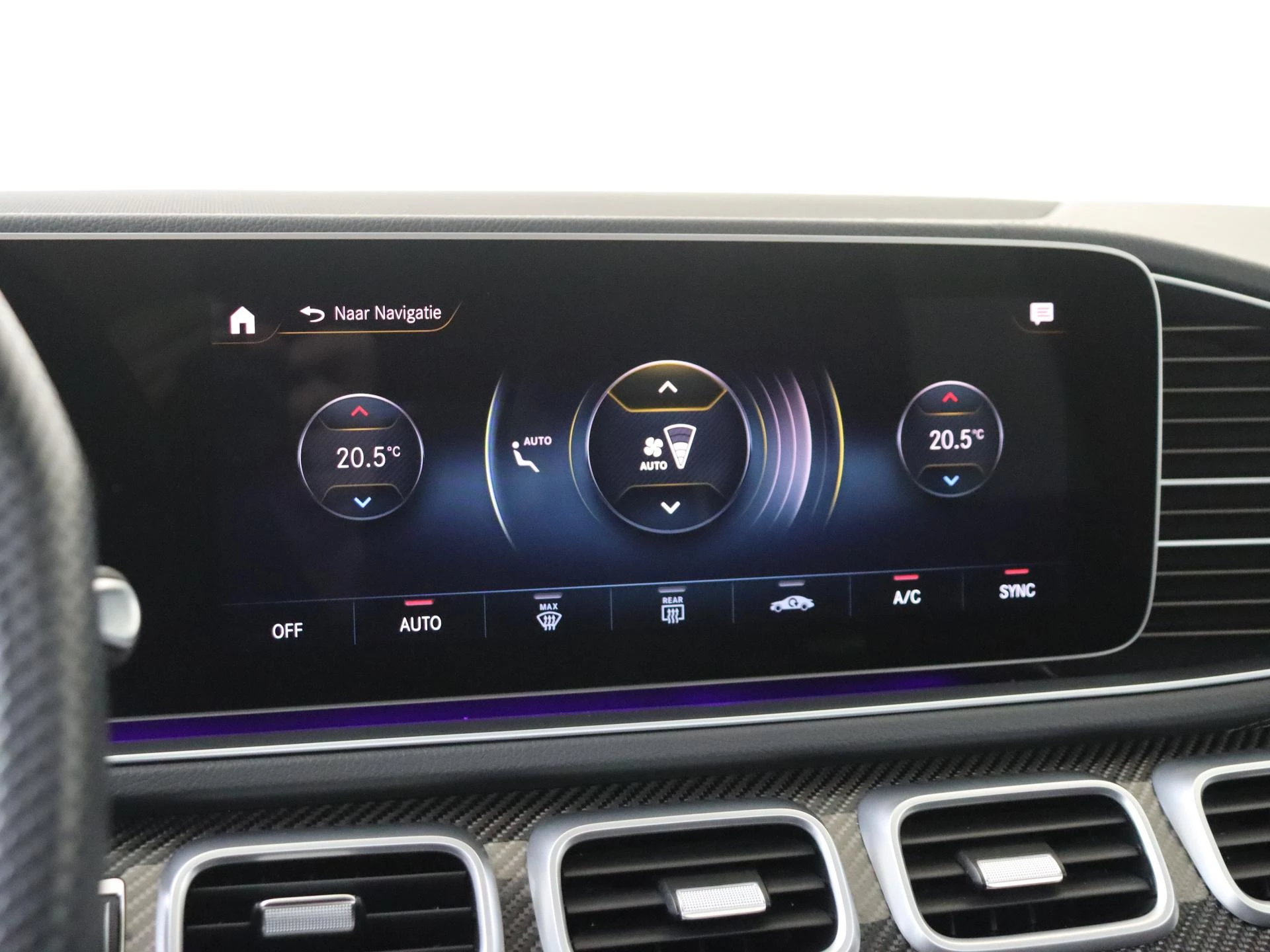 Mercedes-Benz-GLE-image-26