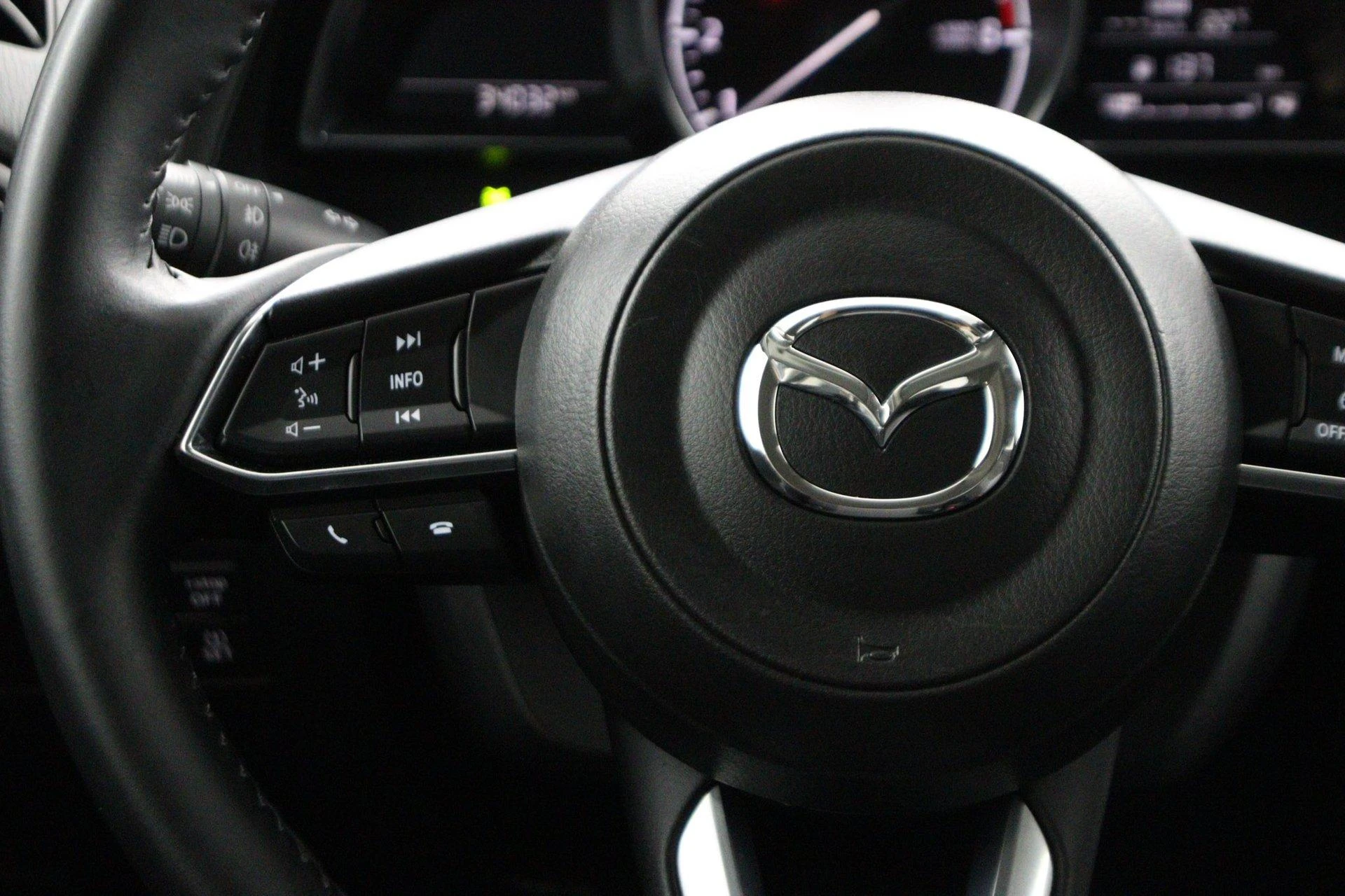 Mazda-2-image-16