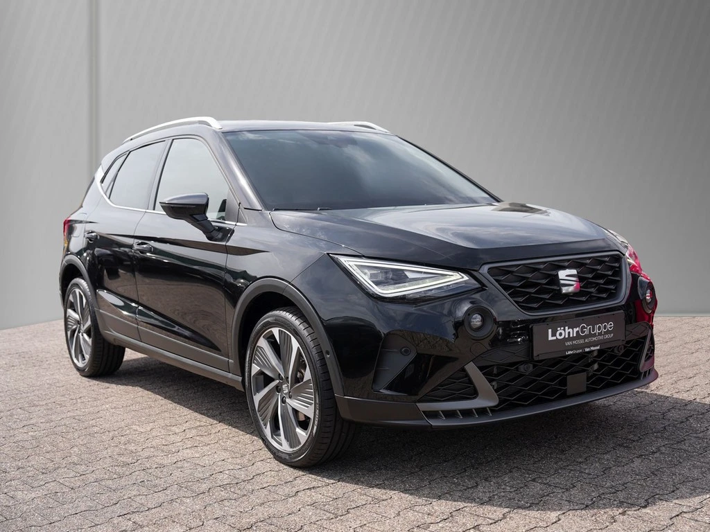 SEAT-Arona-image-2