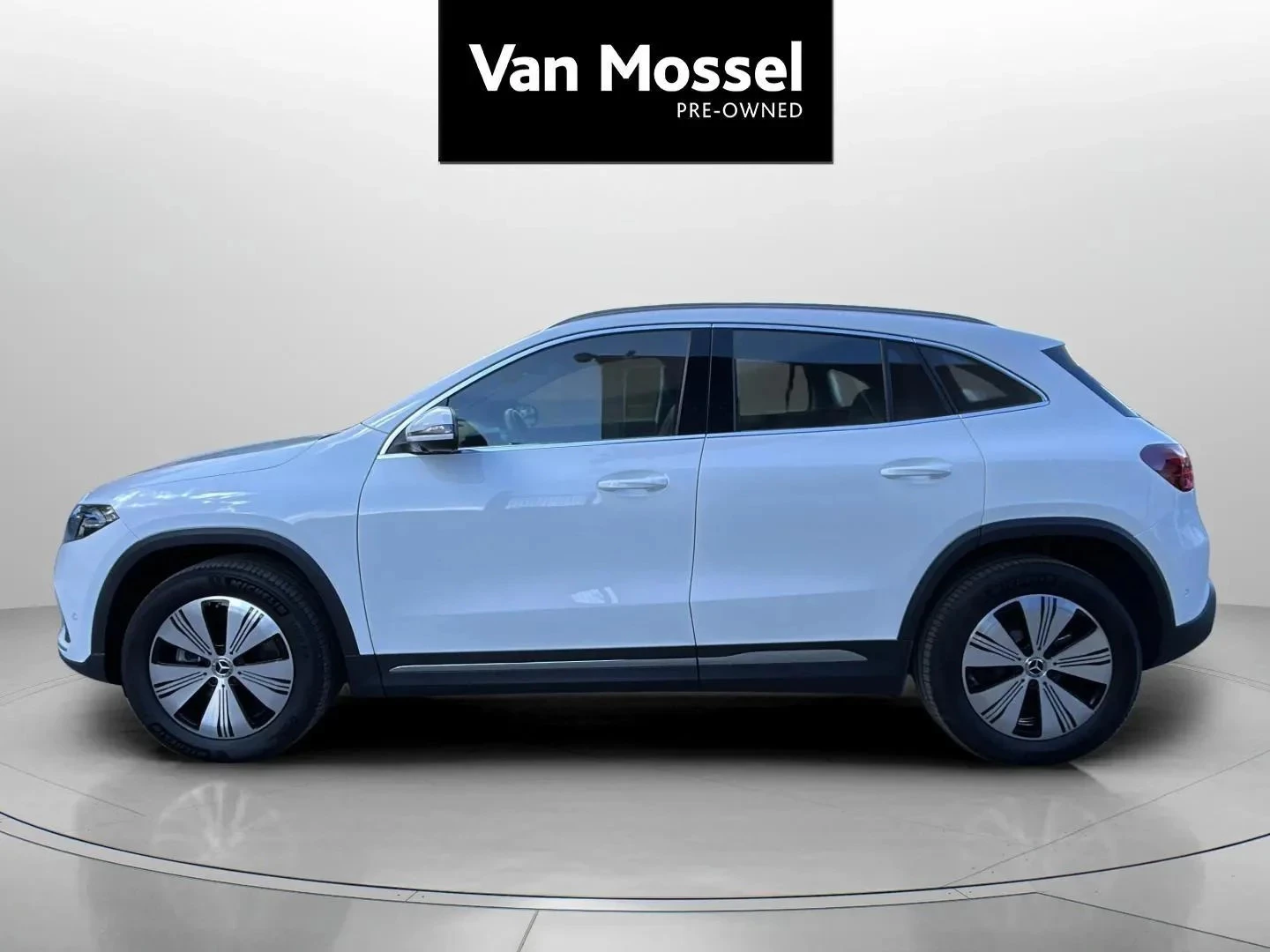 Mercedes-Benz-EQA-image-7