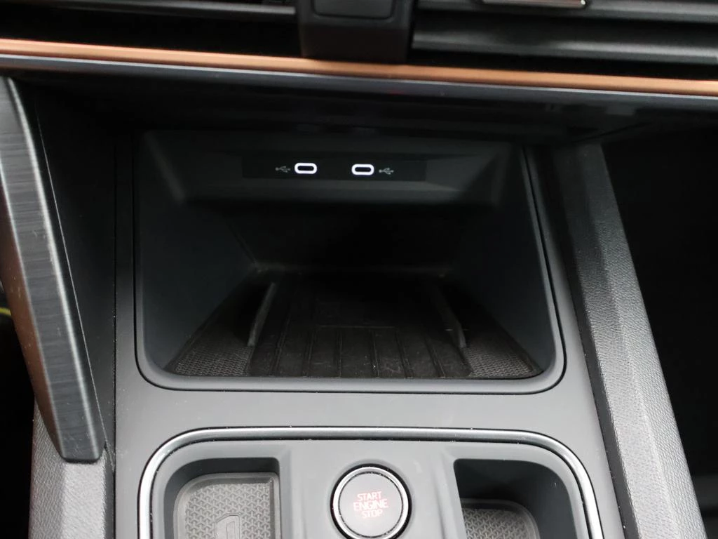 CUPRA Formentor Formentor 1.5TSI 150PK *AUTOMAAT*LEDER*CAMERA*ACC*VIRTUAL COCKPIT*PDC*APP-CONNECT*NAVI*...*