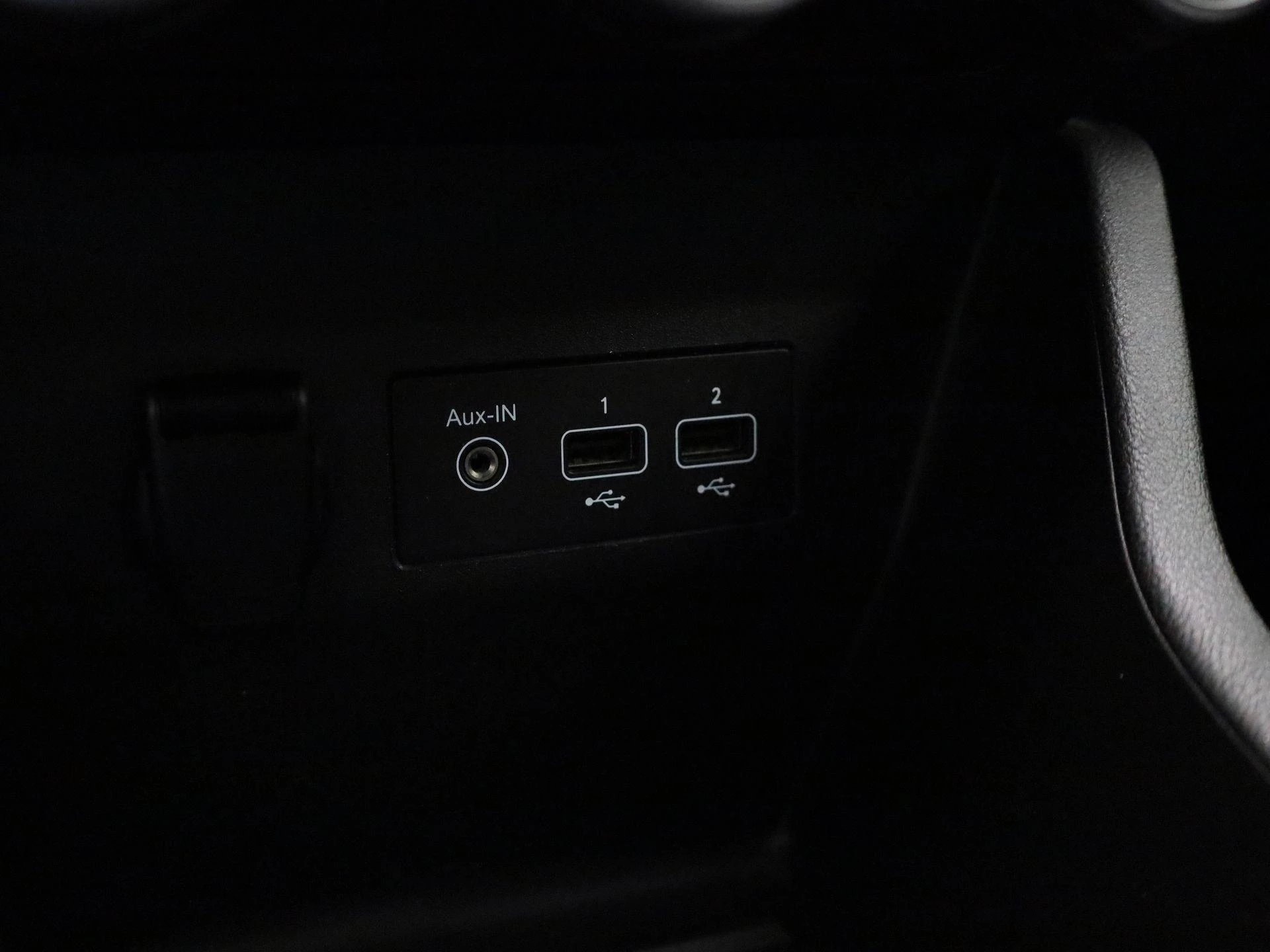 Renault-Clio-image-23