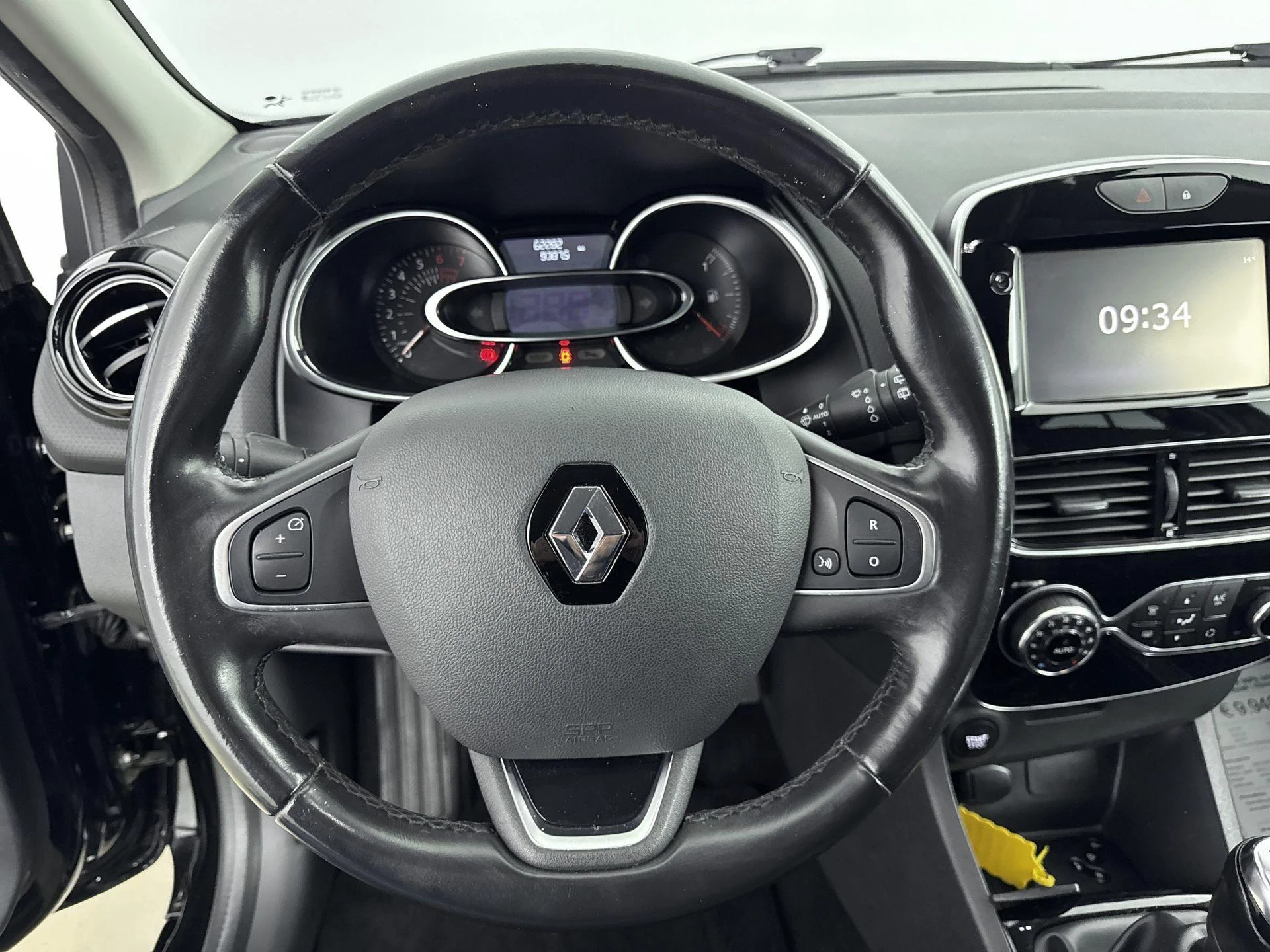 Renault-Clio-image-29