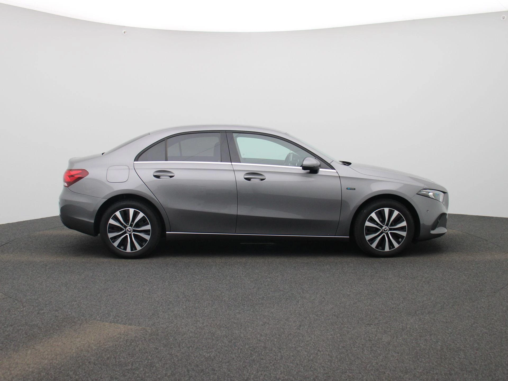 Mercedes-Benz-A-Klasse-image-5