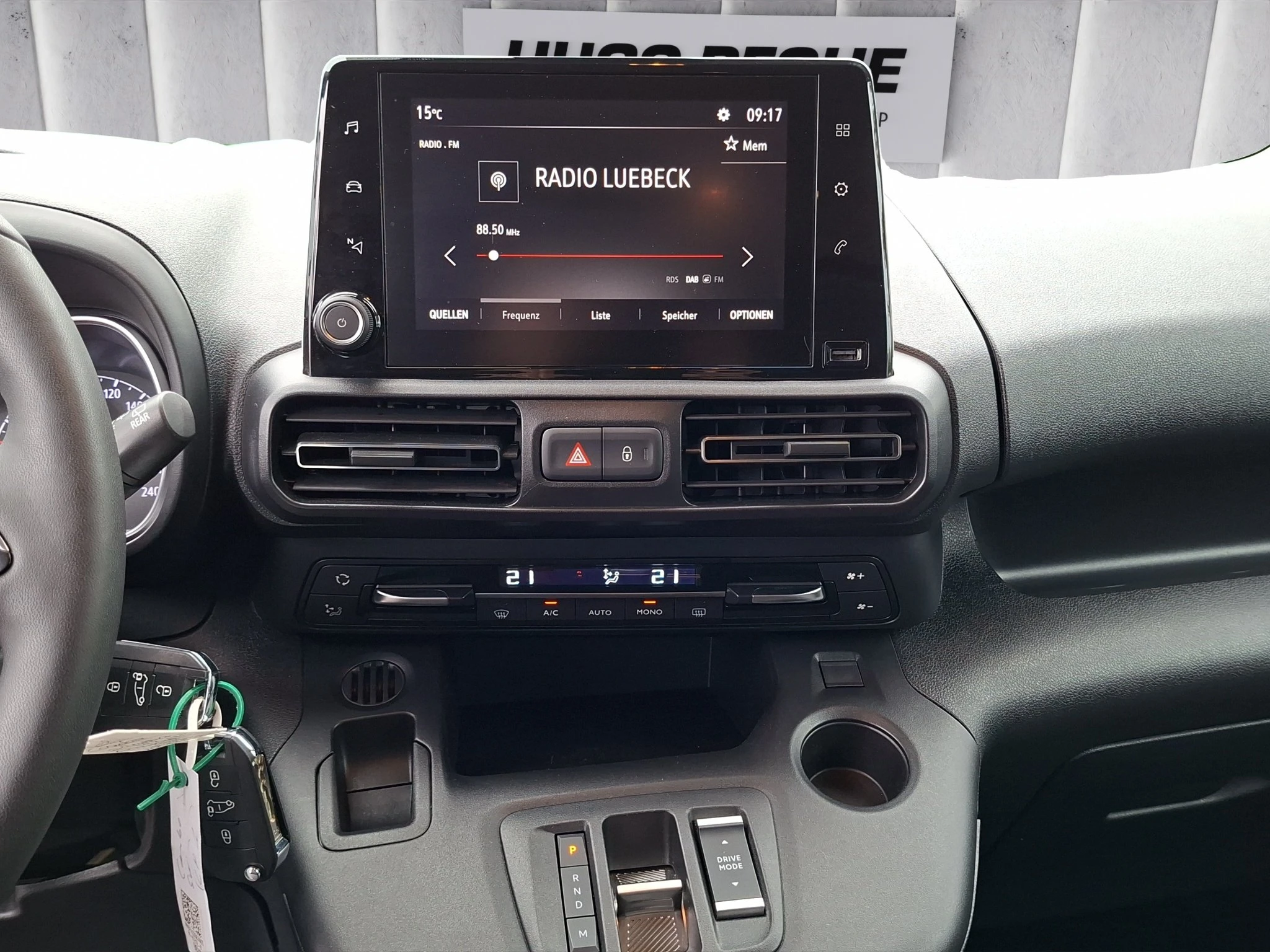 Opel-Combo-e Life-image-14