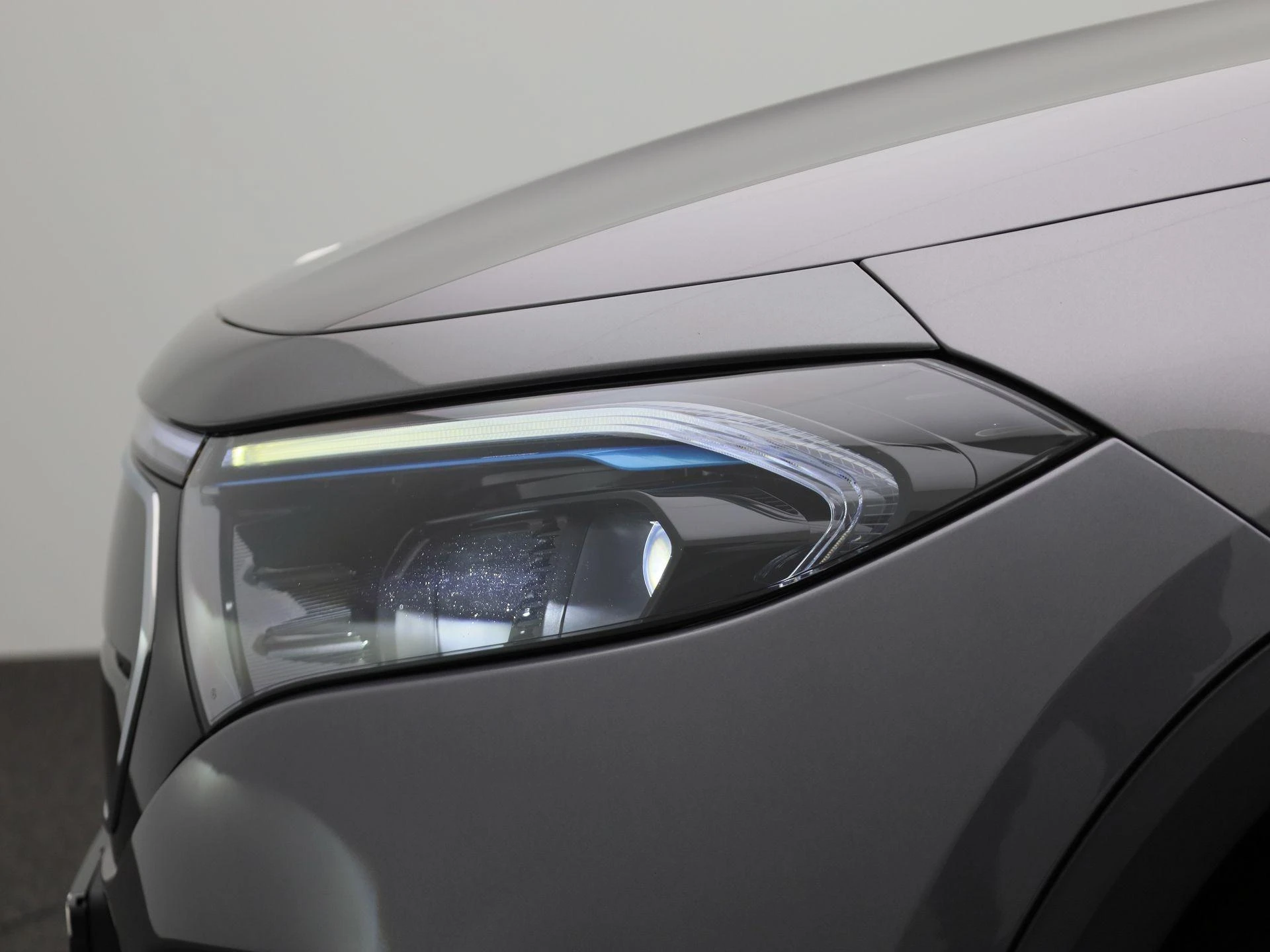 Mercedes-Benz-EQA-image-15