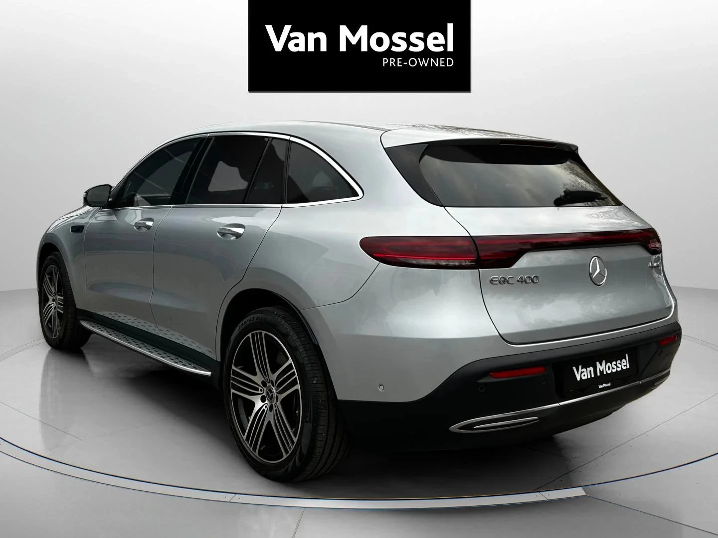 Mercedes-Benz-EQC-image-6