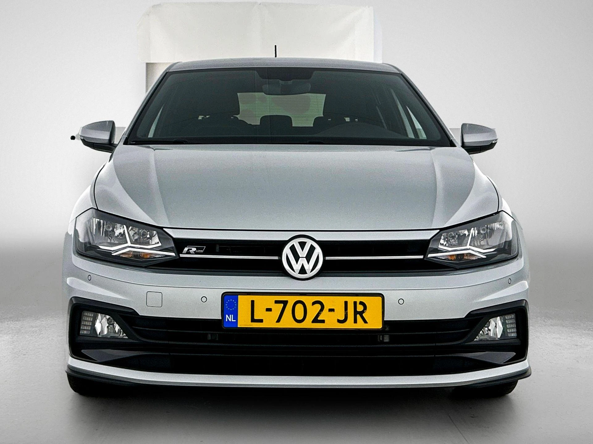 Volkswagen-Polo-image-4