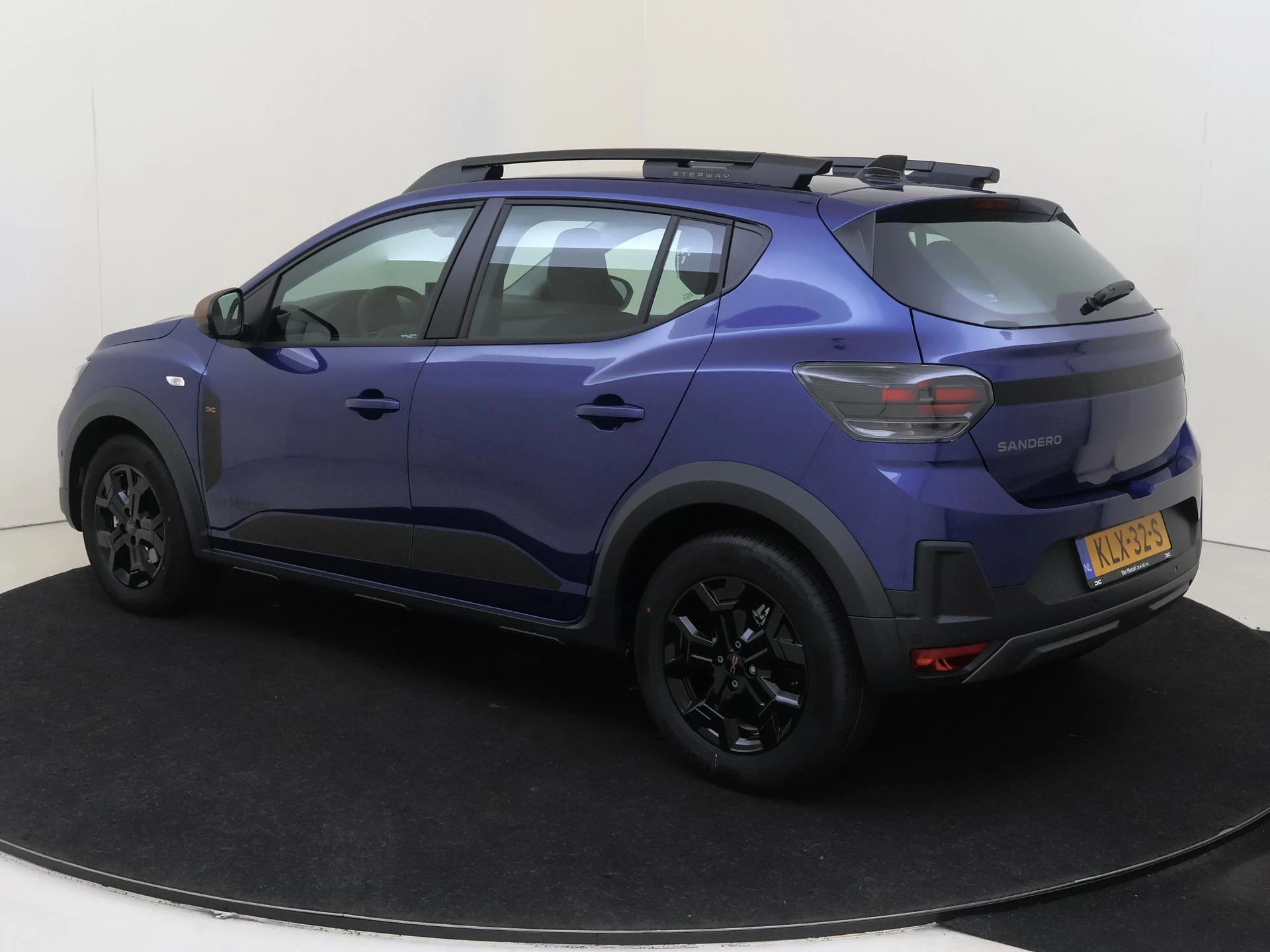 Dacia-Sandero Stepway-image-2