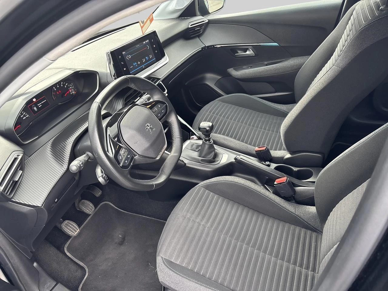Peugeot-208-image-7