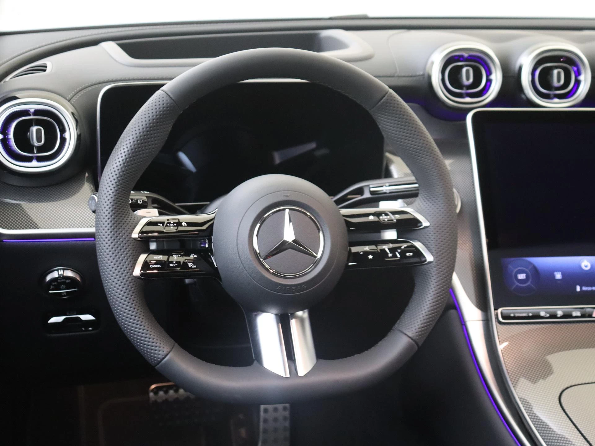 Mercedes-Benz-GLC-image-9