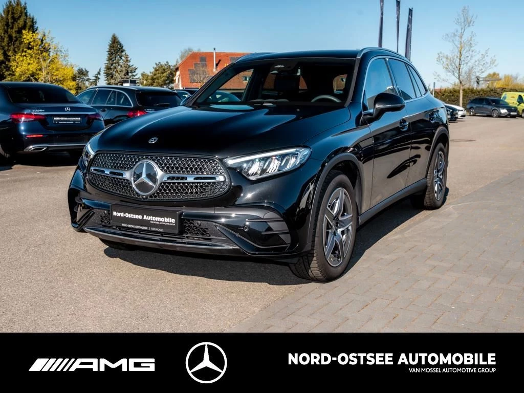 Mercedes-Benz GLC 300 d 4M AMG KEYLESS DISTRONIC NAVI P-KAMERA AMG LineX254 GLC 300 d 4M AMG KEYLESS DISTRONIC NAVI P-KAMERA AMG Line