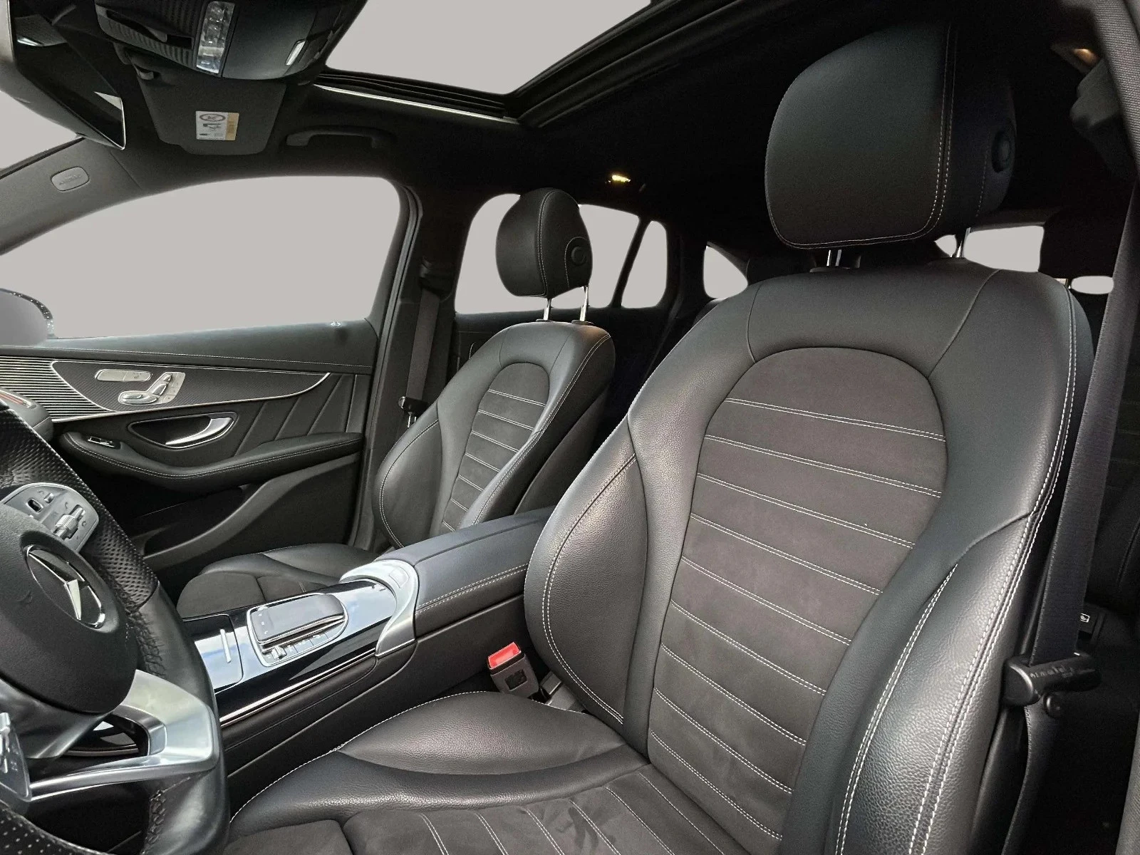 Mercedes-Benz-EQC-image-11