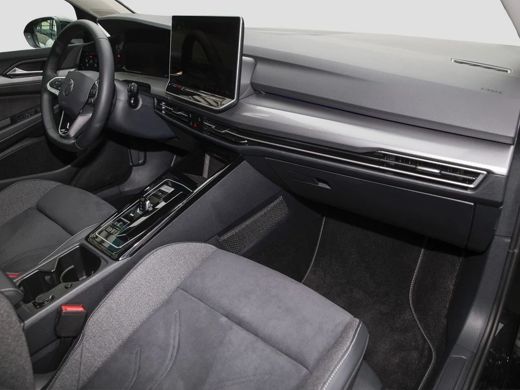 Volkswagen Golf VIII 1.5 eTSI DSG Style AHK/Navi/RFK