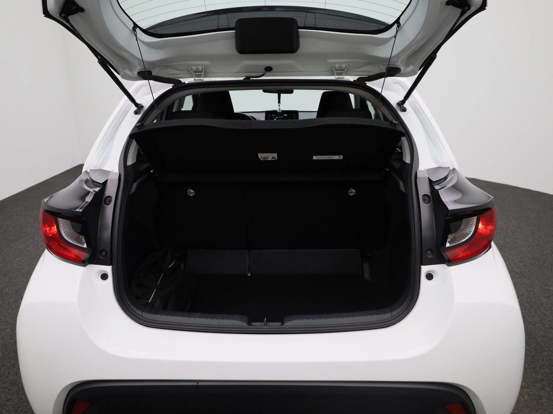 Toyota-Yaris-image-10