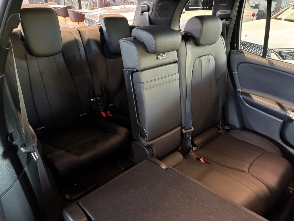 Mercedes-Benz-GLB 200 d-image-21