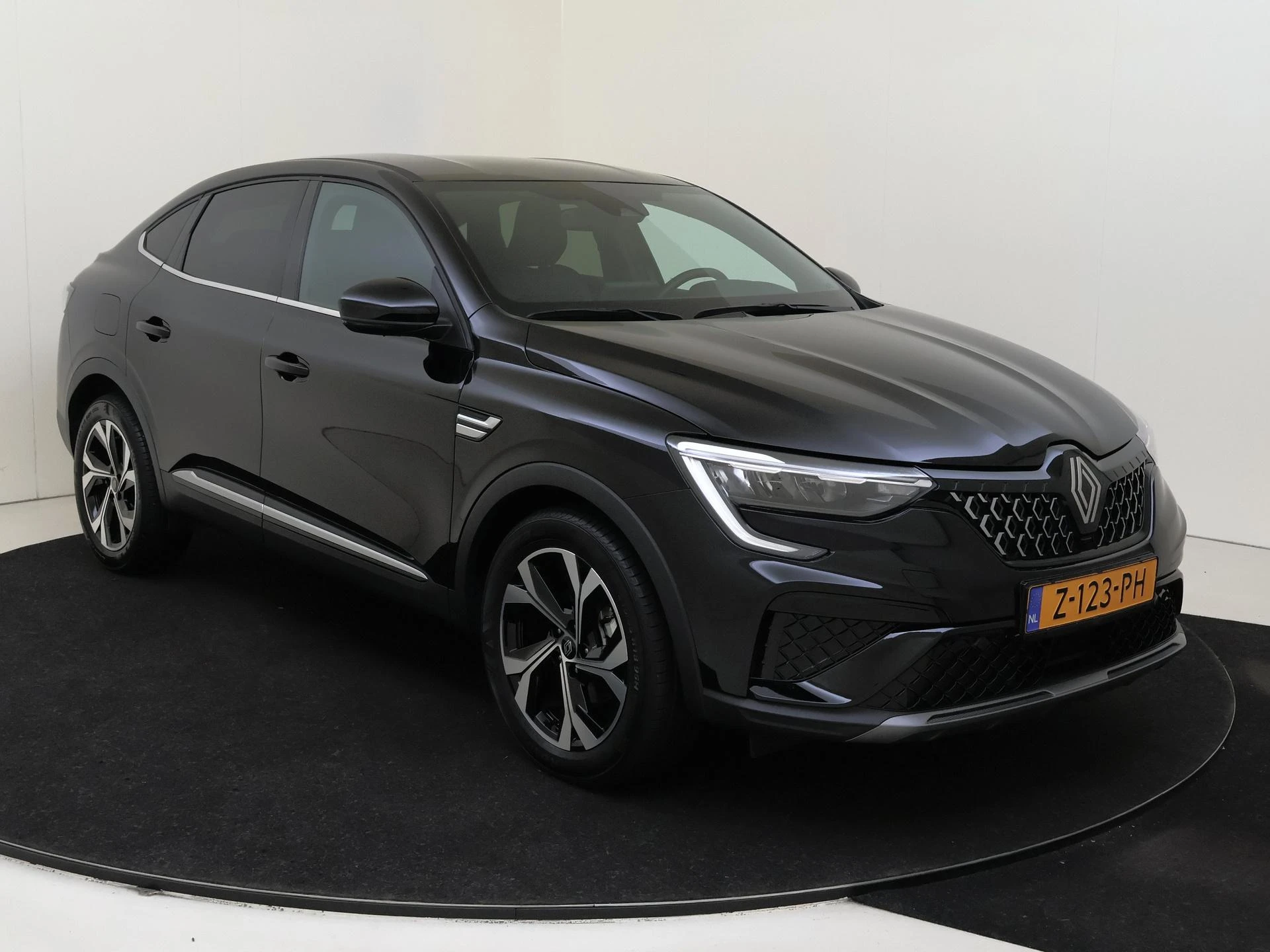Renault-Arkana-image-1